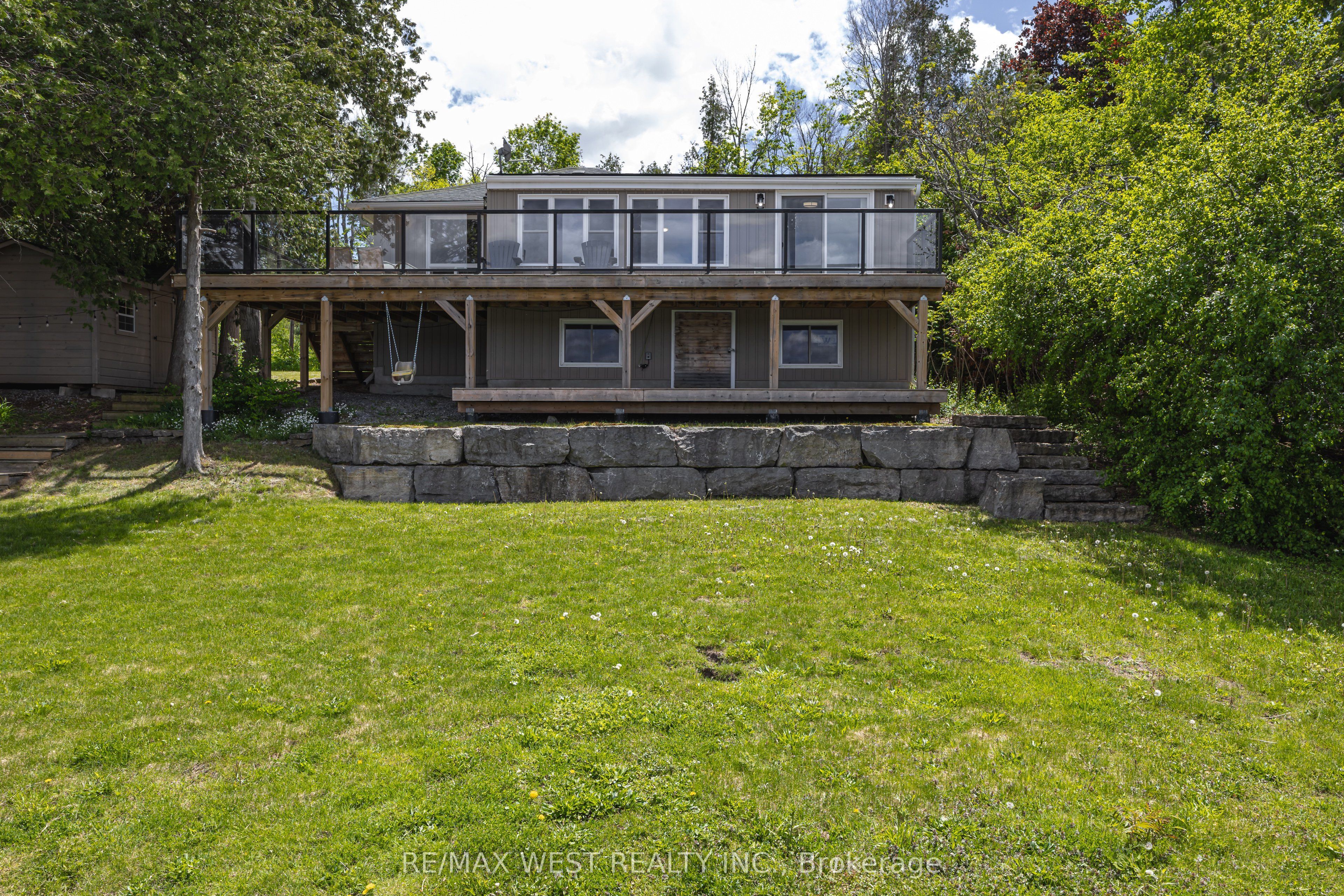 15 Manchester Trail Property Photo 17