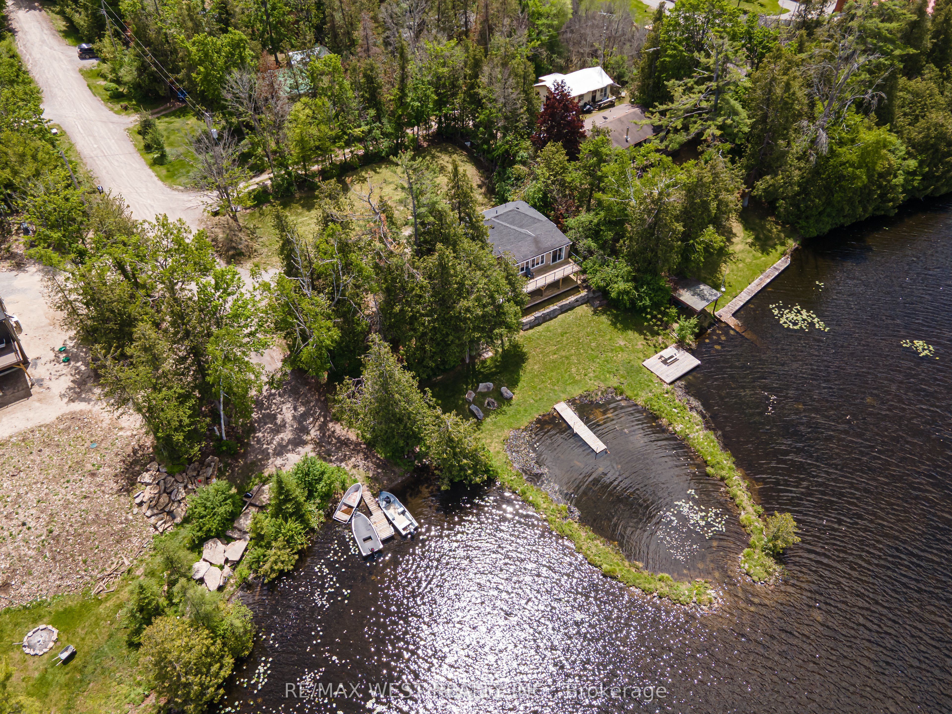 15 Manchester Trail Property Photo 19