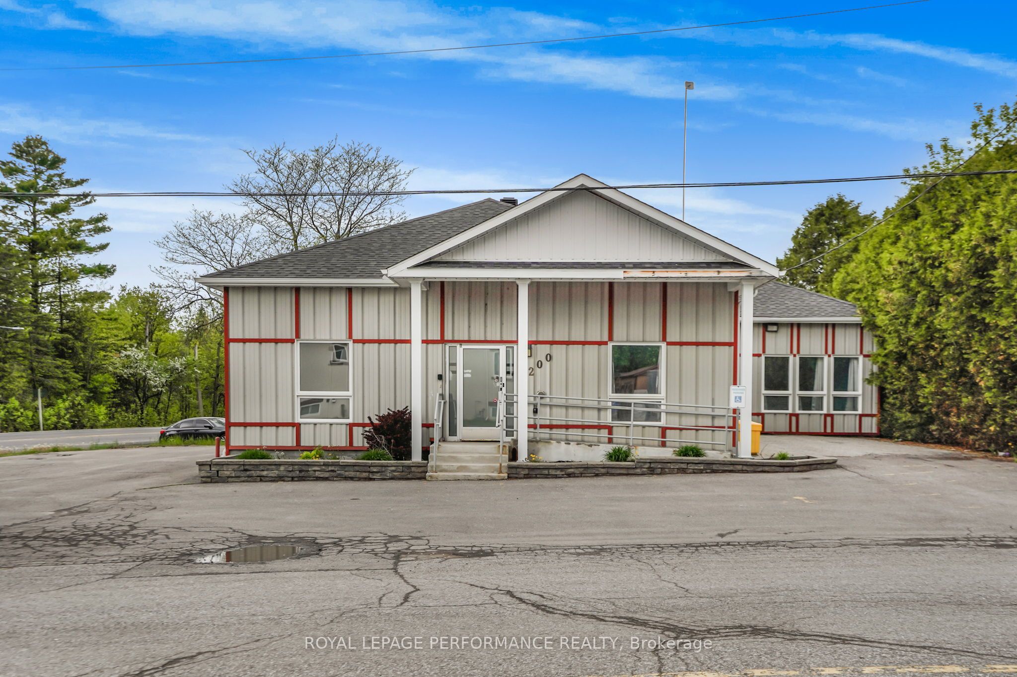 200 Du Comte Street Property Photo 3