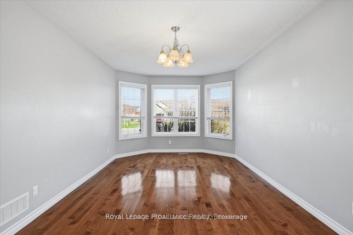 108 Parkview Heights Property Photo 11