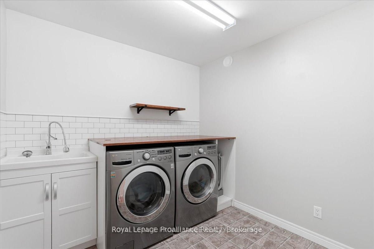 108 Parkview Heights Property Photo 33