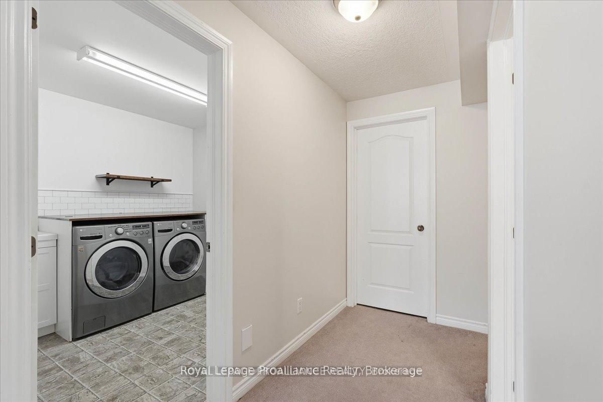 108 Parkview Heights Property Photo 34