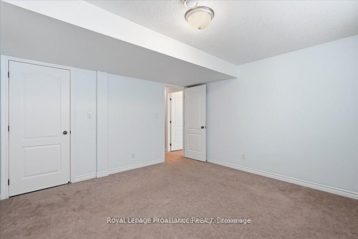 108 Parkview Heights Property Photo 38