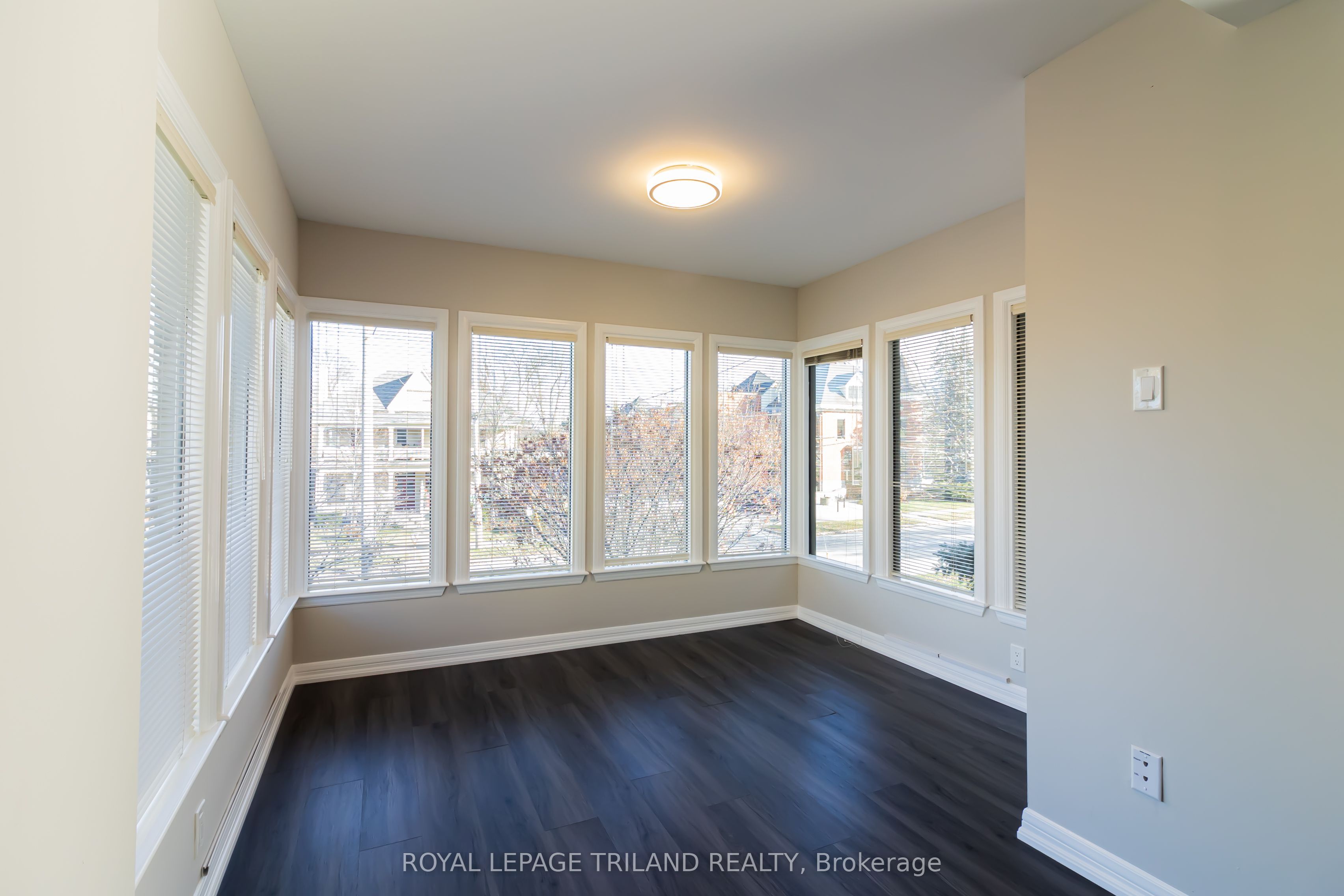 613 Wellington Street Upper Property Photo 4