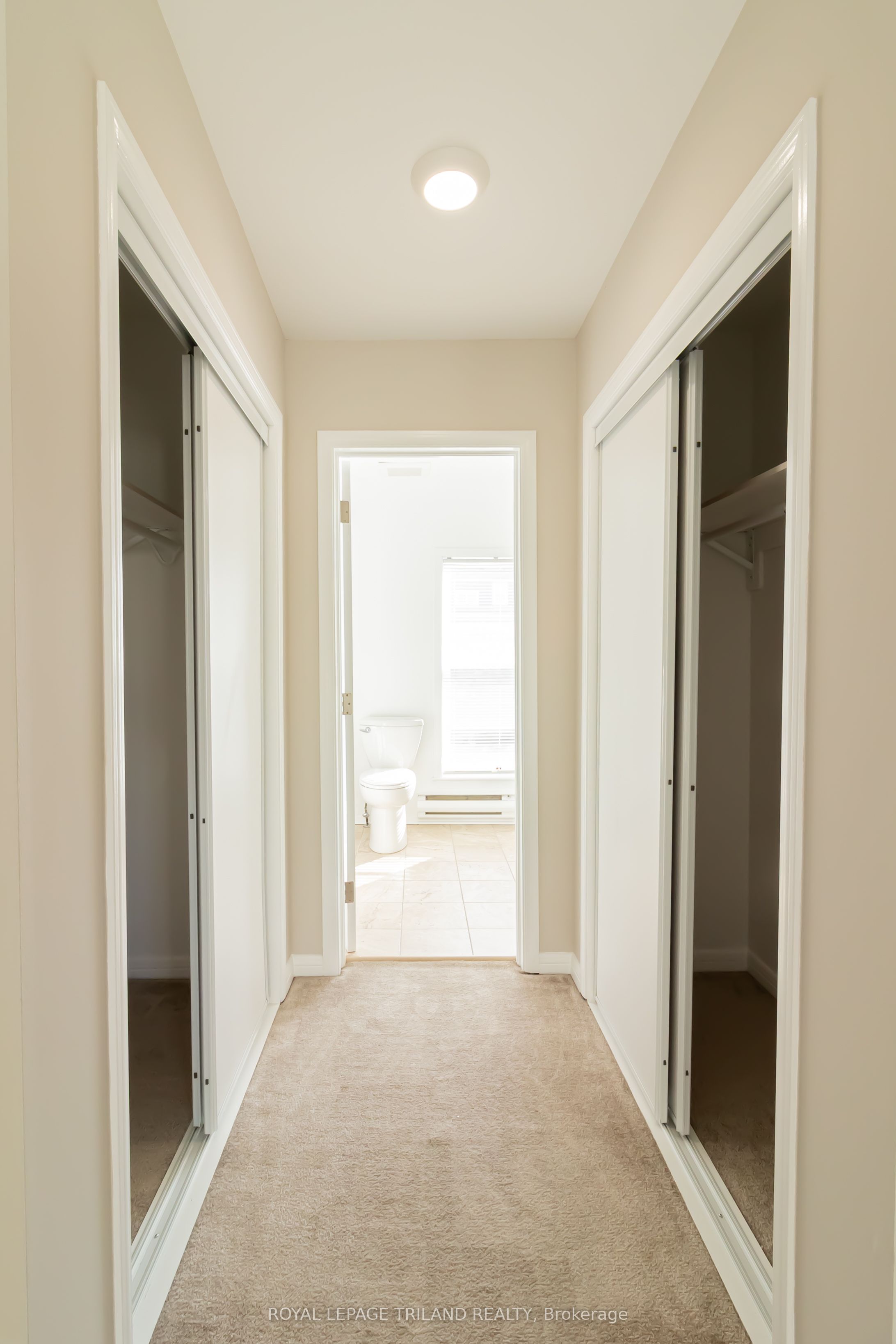 613 Wellington Street Upper Property Photo 6