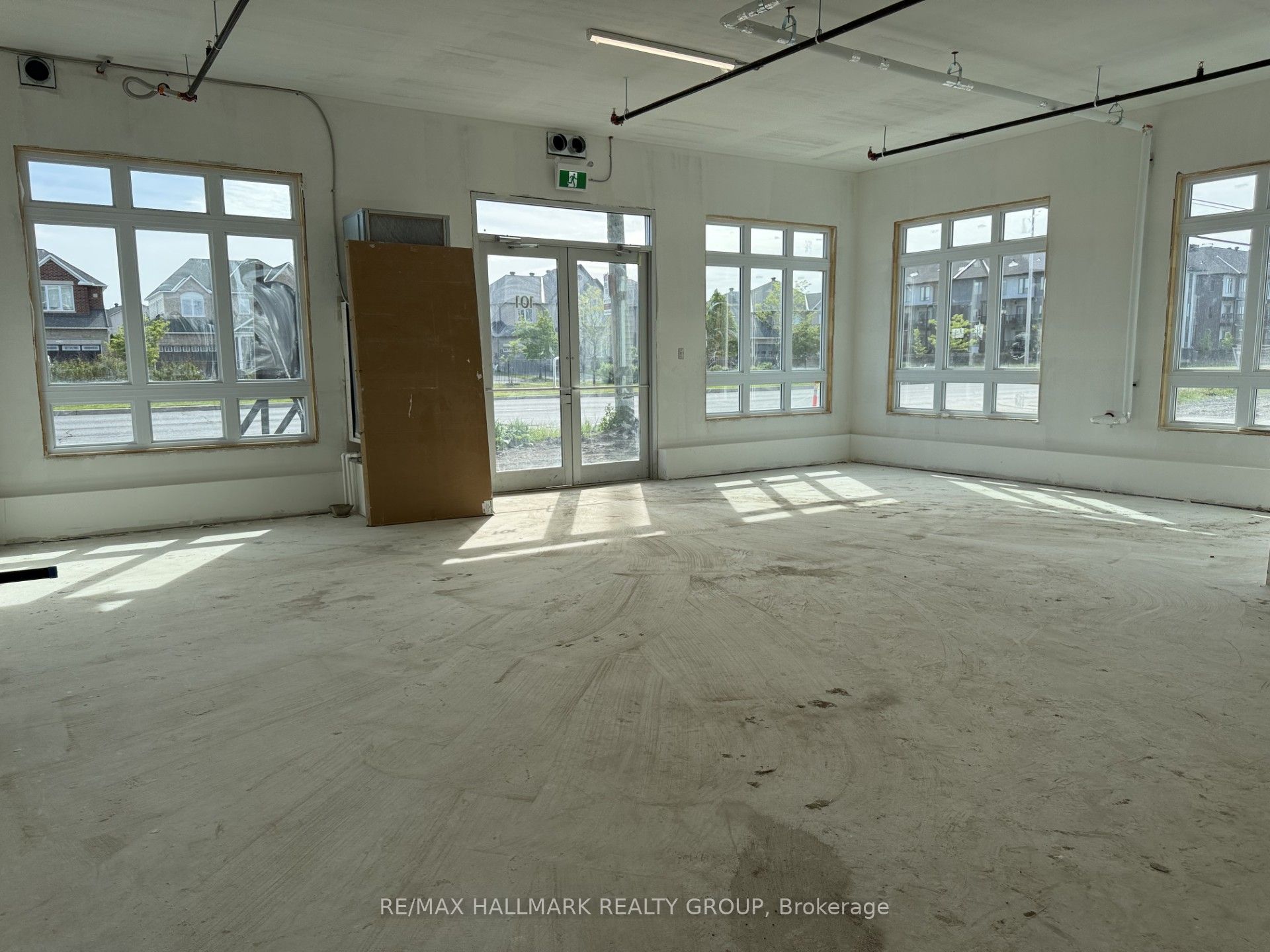 2370 TENTH LINE Road 101 Property Photo 1