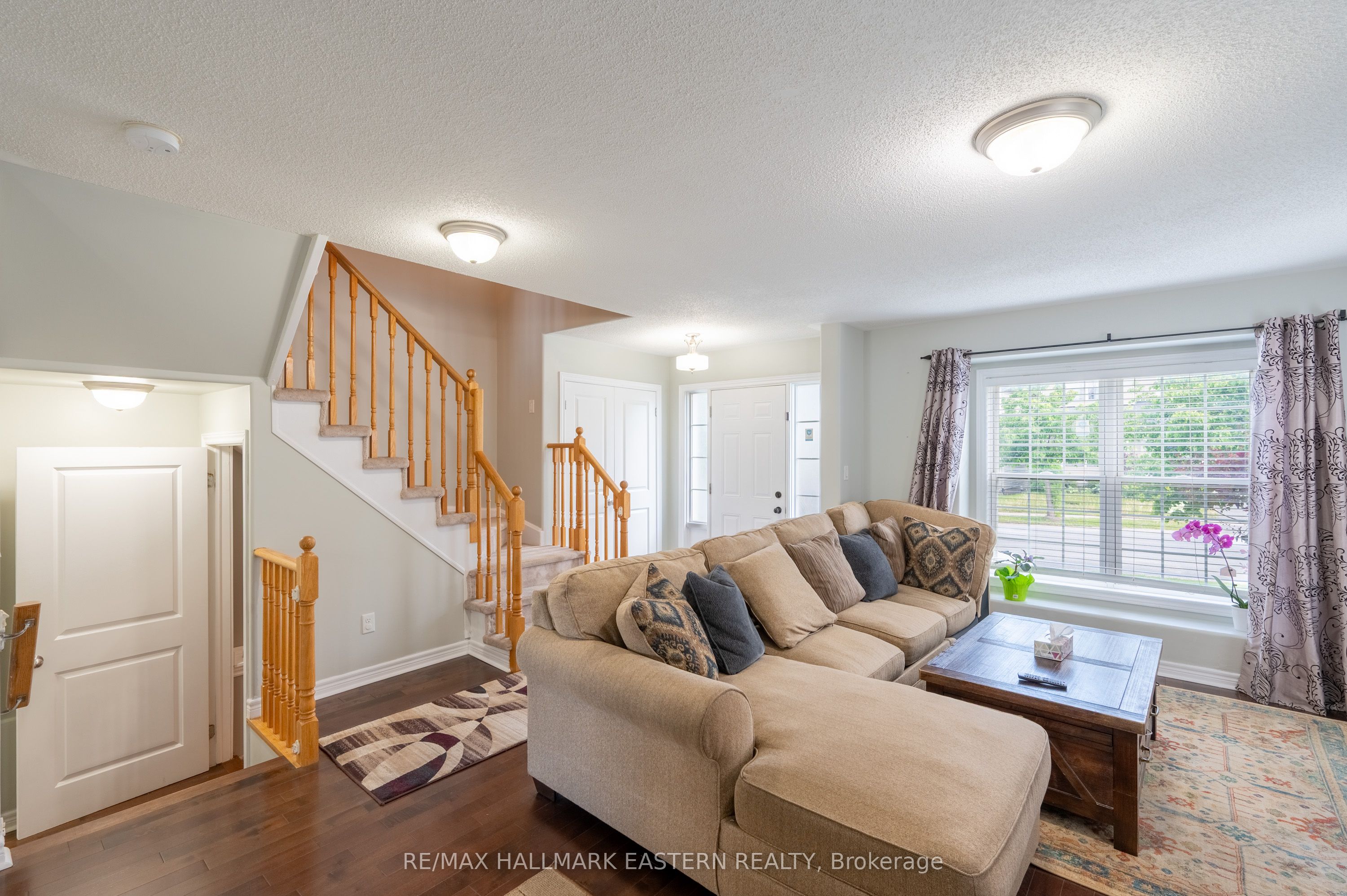 247 Bowen Drive Property Photo 6