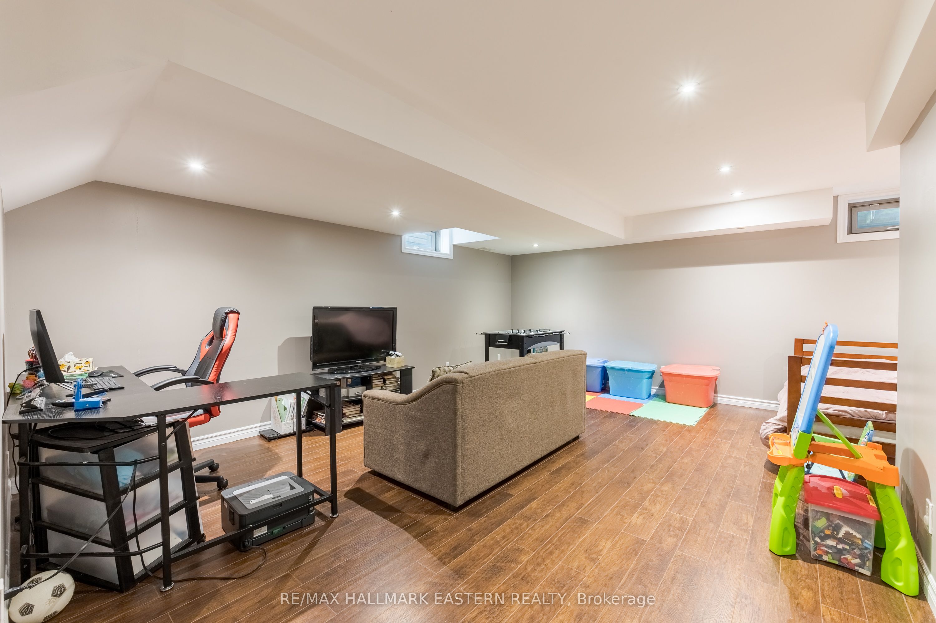 247 Bowen Drive Property Photo 34