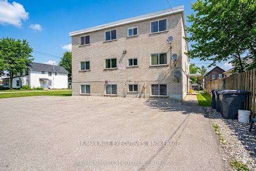 48 Stephen Street Property Photo 8