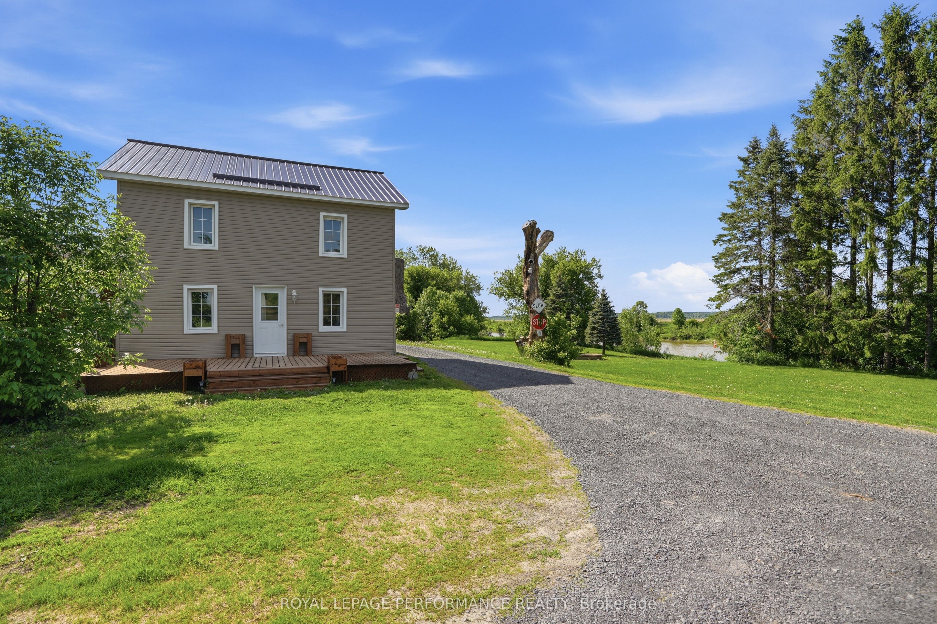 961 Boundary Road Property Photo 2