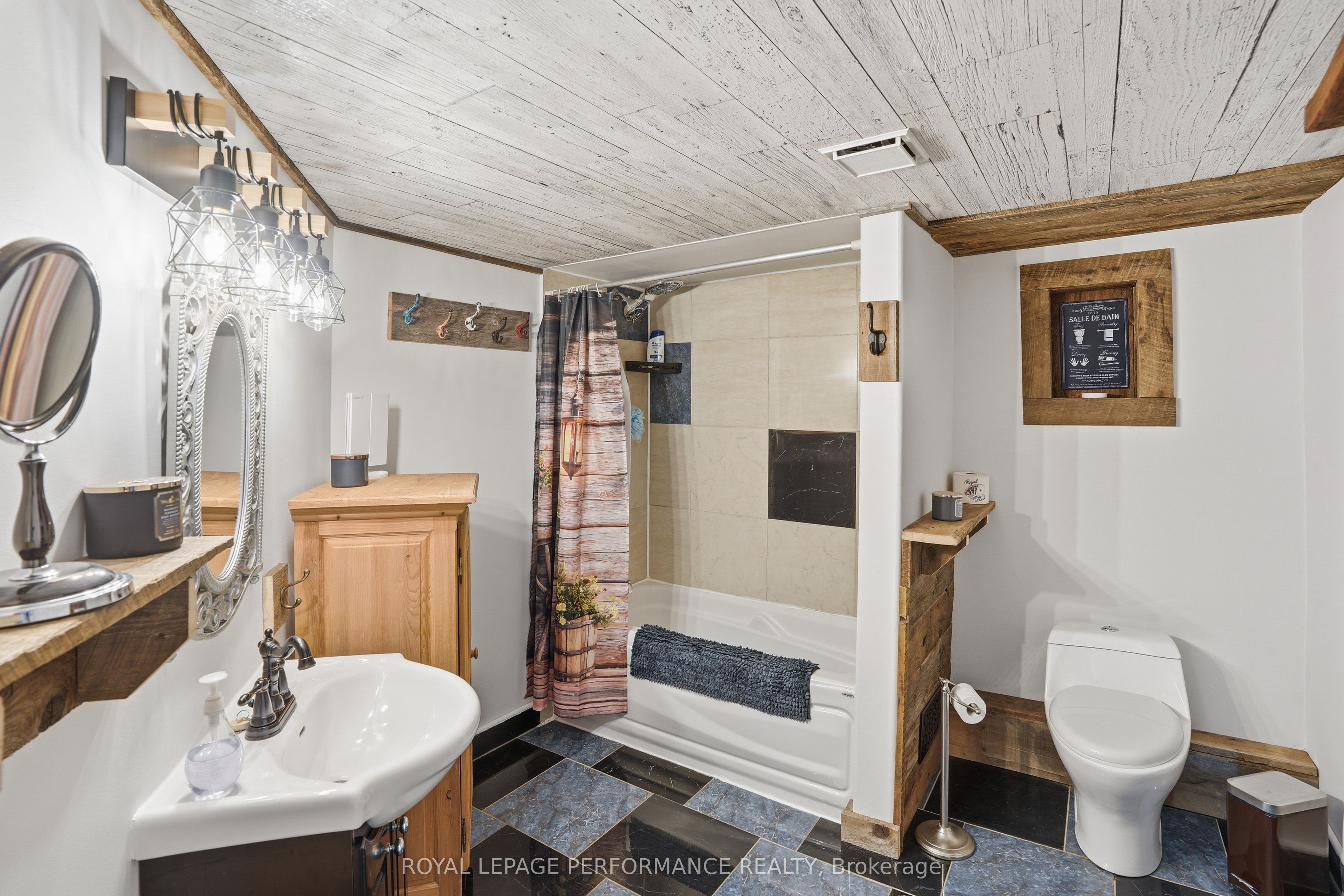 961 Boundary Road Property Photo 12