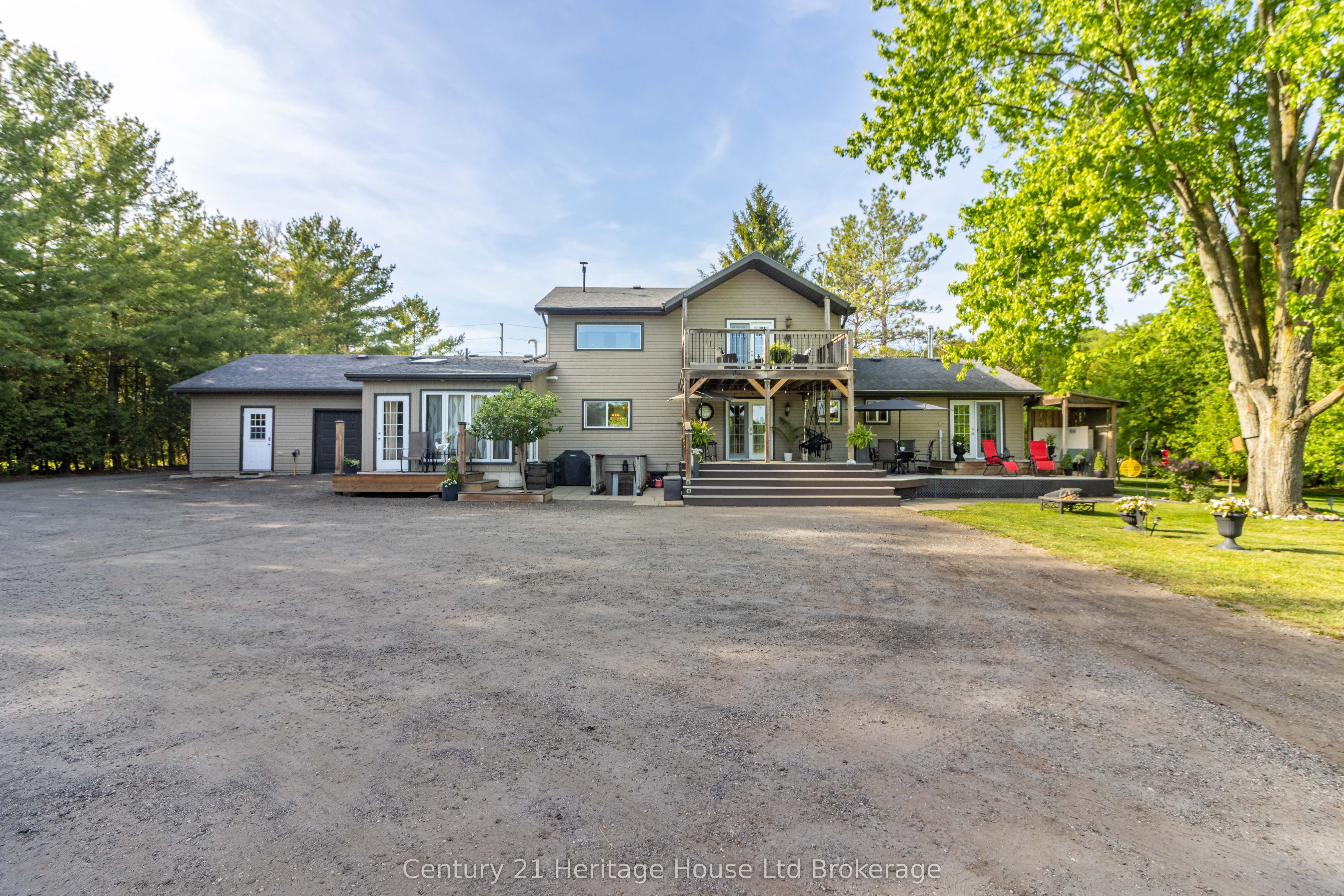 545228 Pattullo Avenue Property Photo 3
