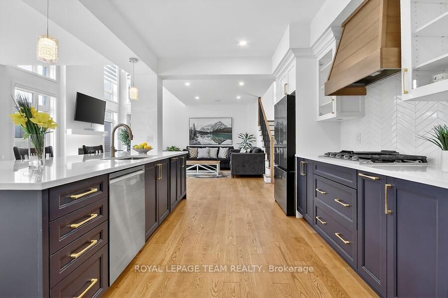 950 Islington Way Property Photo 13