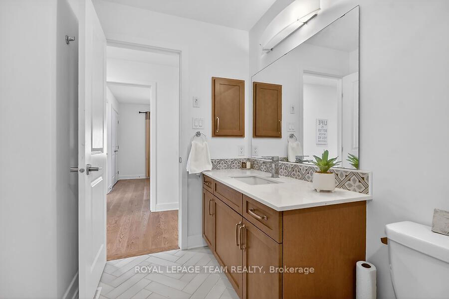 950 Islington Way Property Photo 35