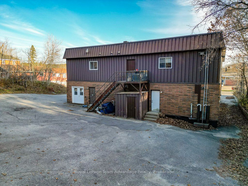 24 William Street Property Photo 4