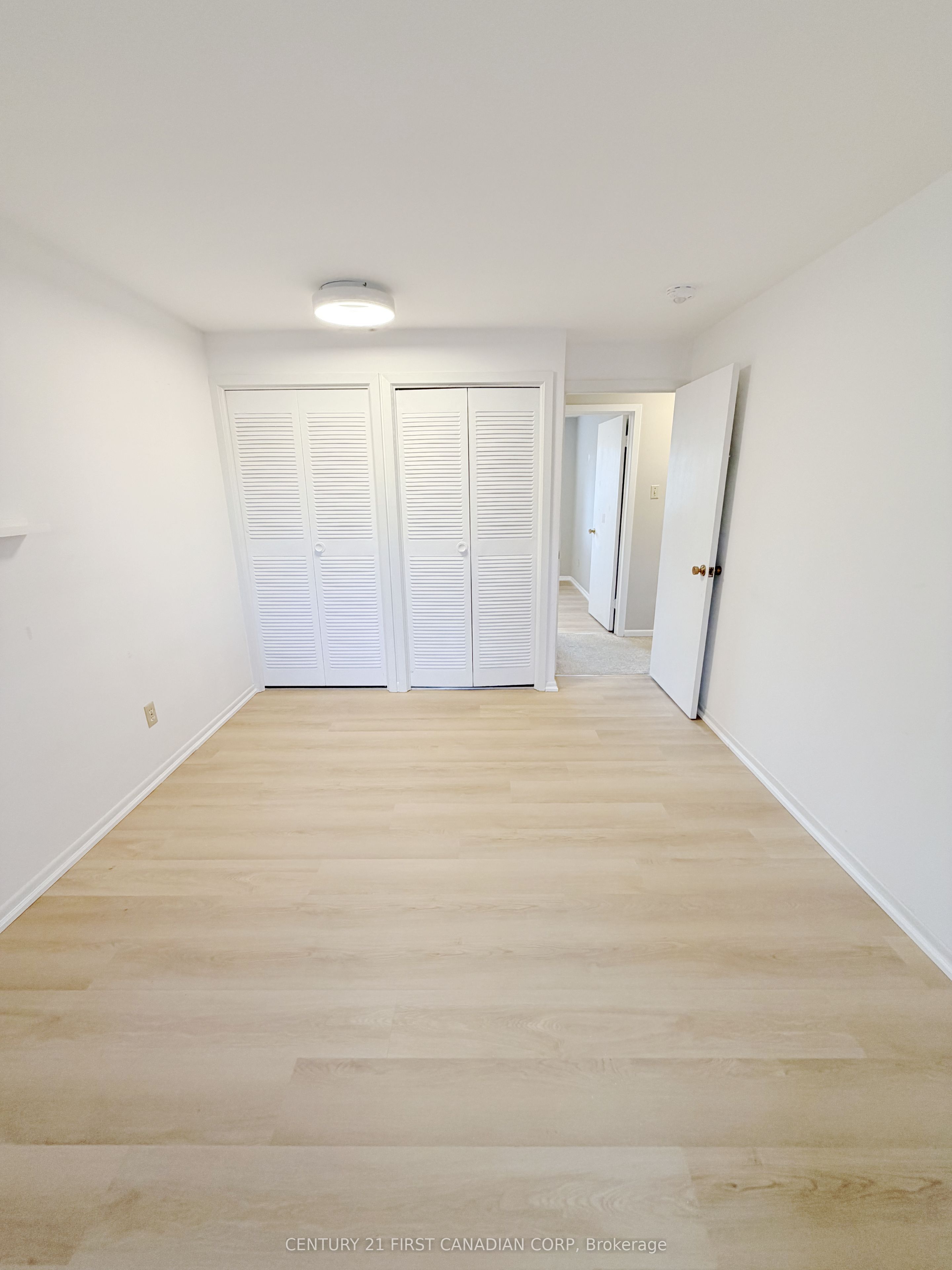 711 Algoma Avenue Upper Level Property Photo 14