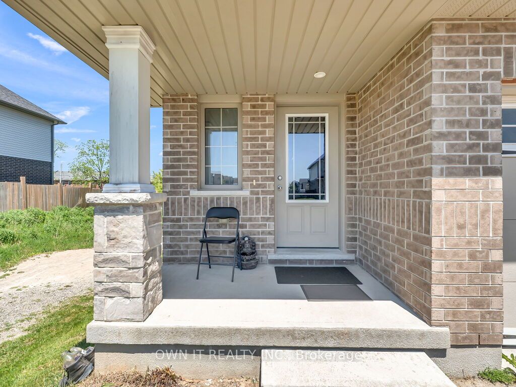 1192 Caen Avenue Property Photo 4