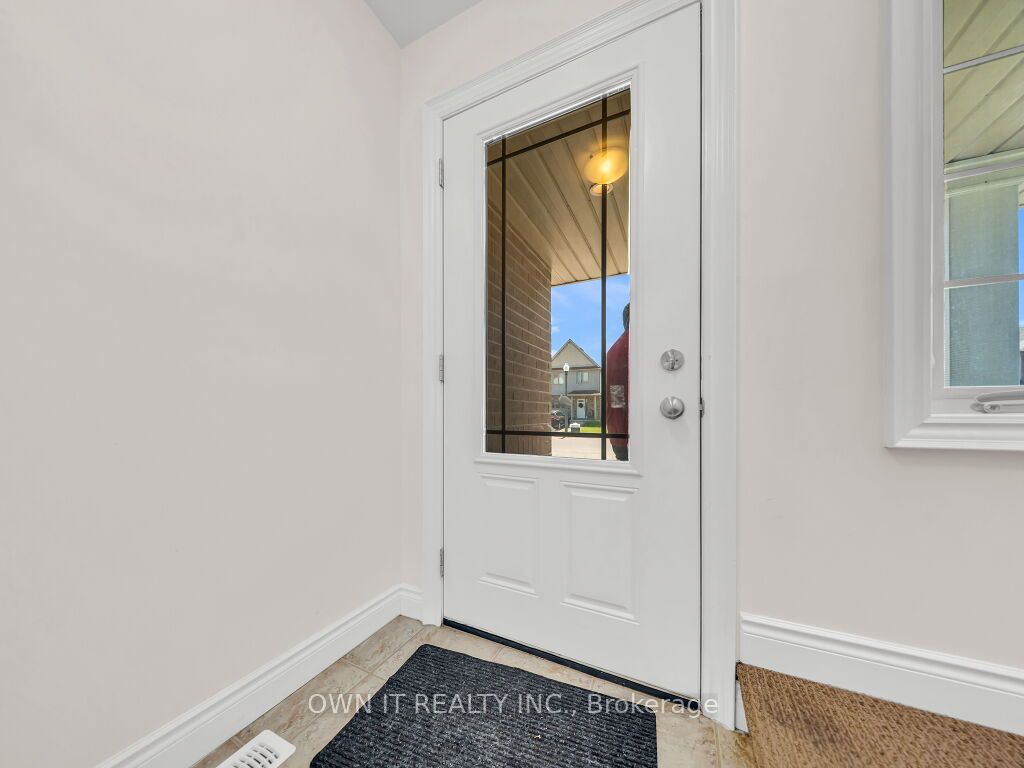1192 Caen Avenue Property Photo 6
