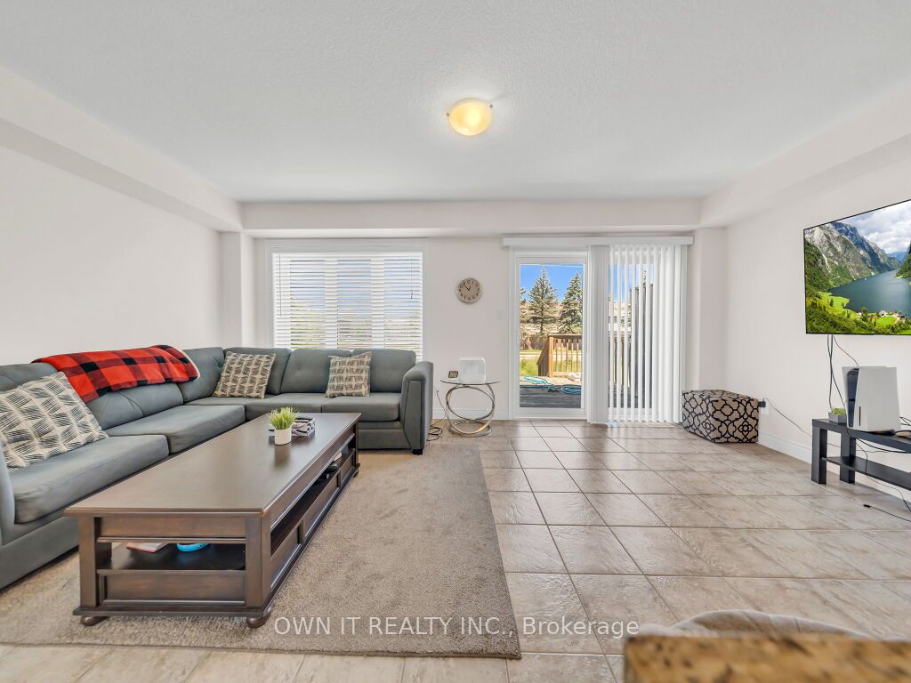 1192 Caen Avenue Property Photo 8