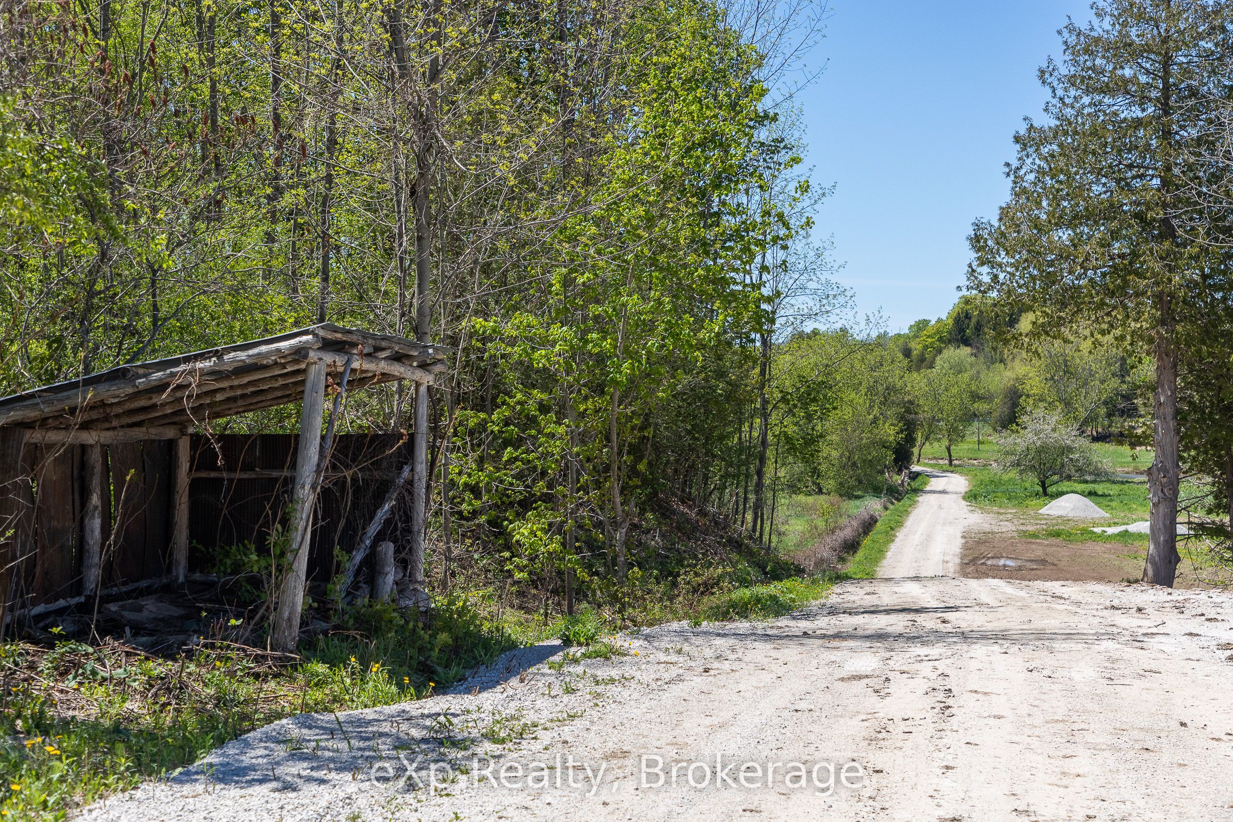 157659 7th Line Property Photo 40