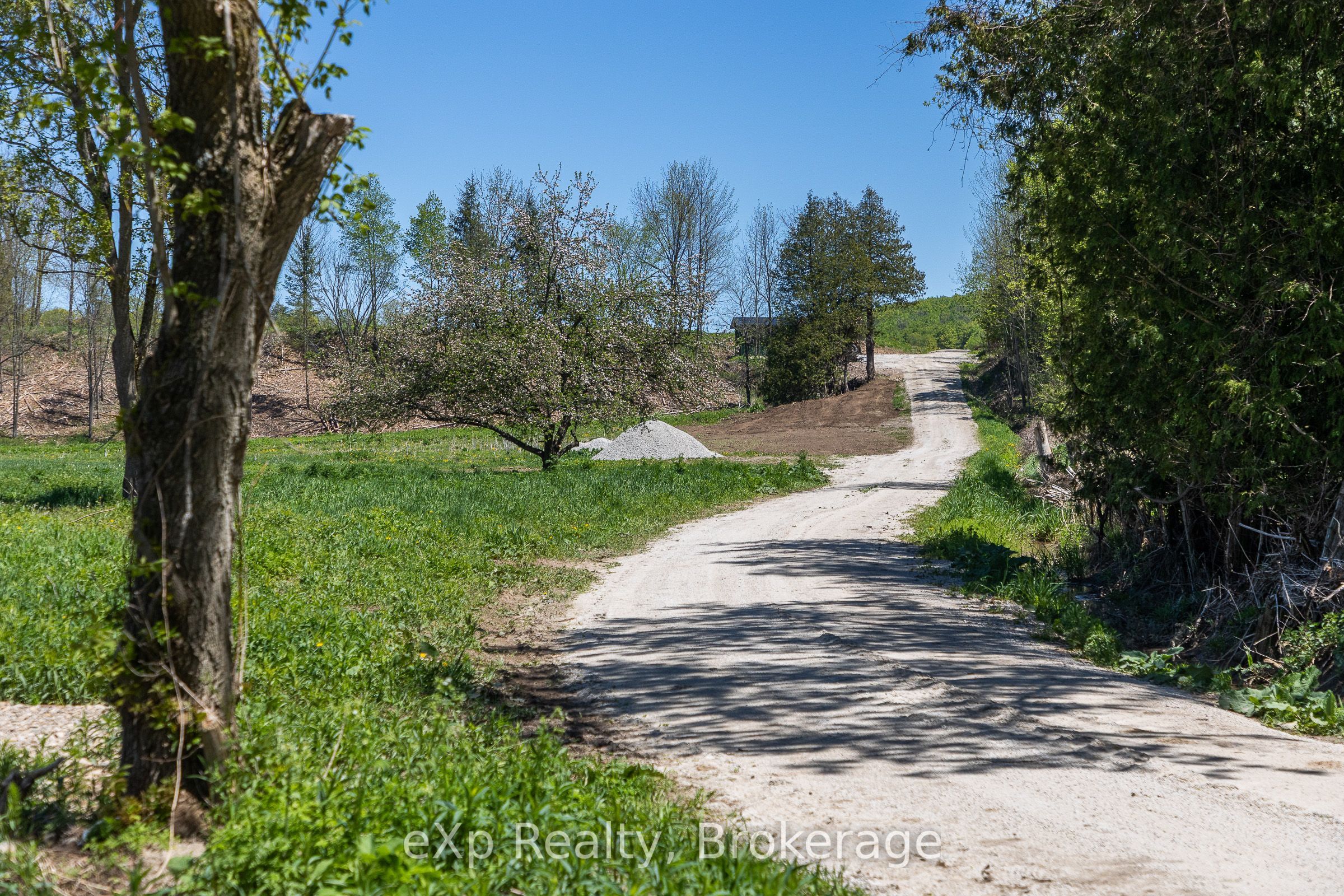 157659 7th Line Property Photo 43