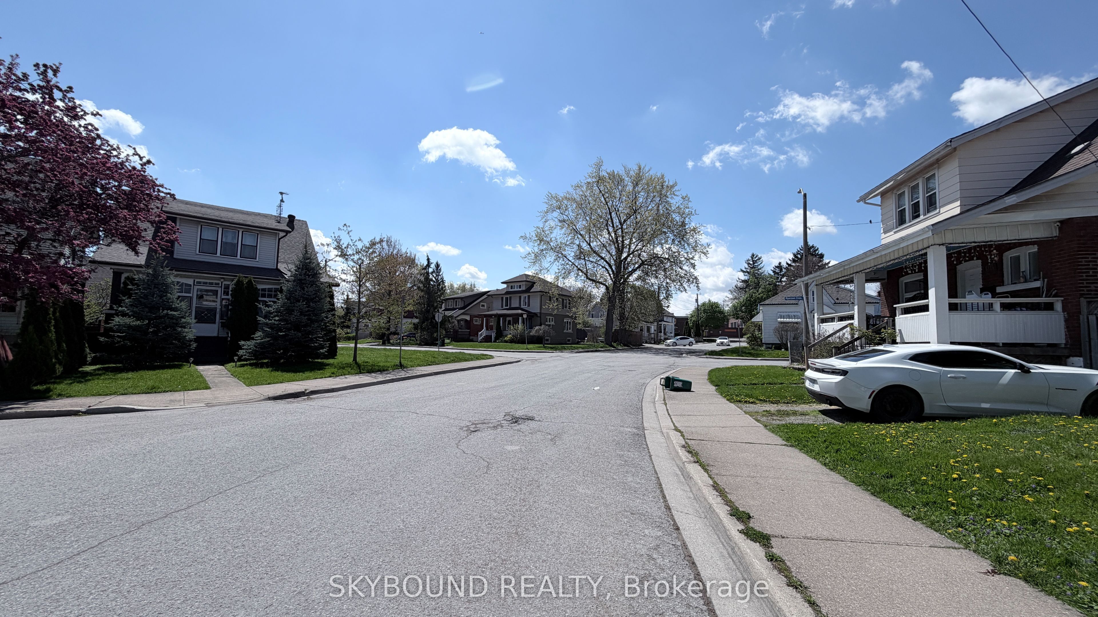 5113 St Lawrence Avenue Property Photo 3