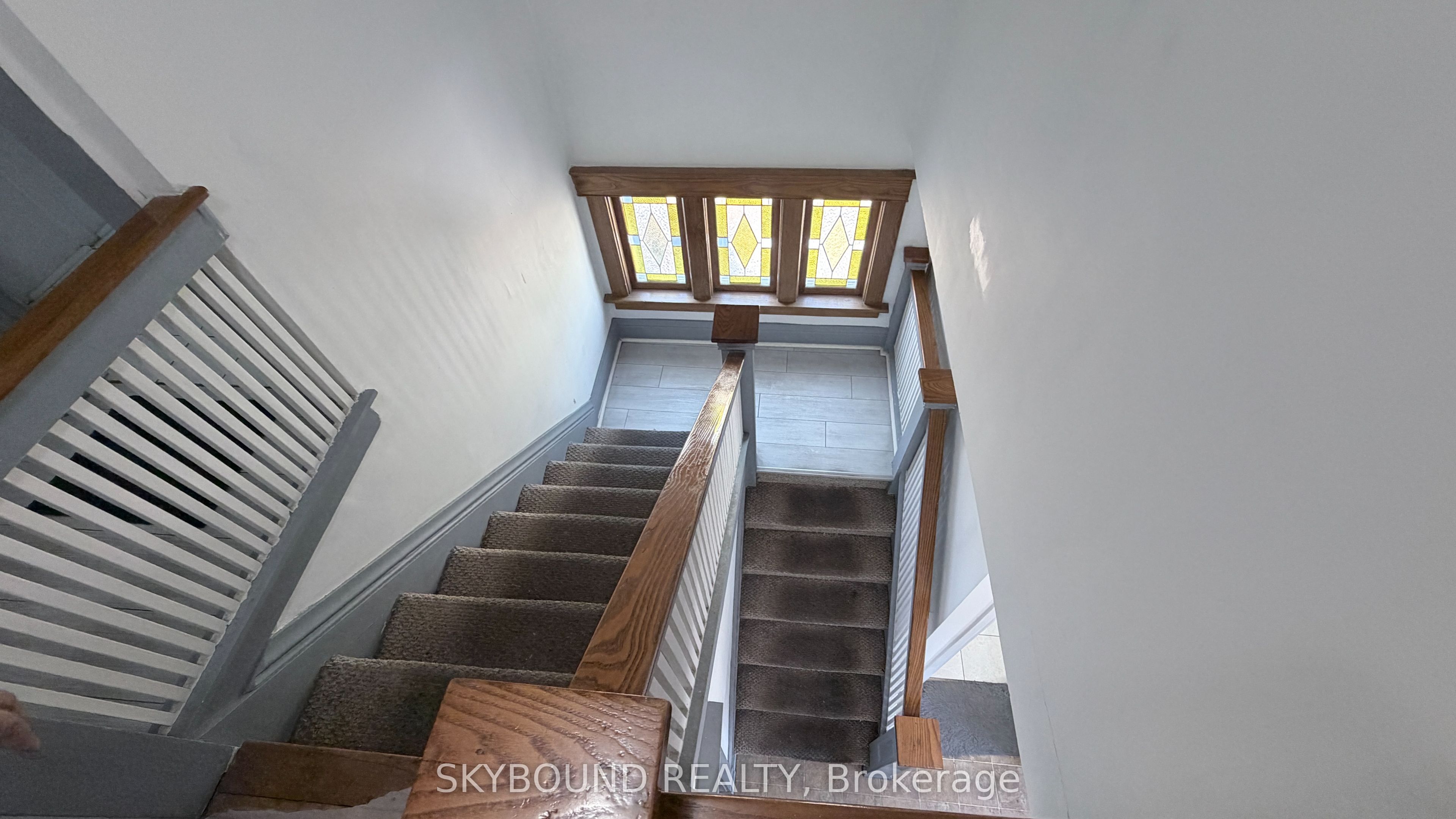 5113 St Lawrence Avenue Property Photo 8