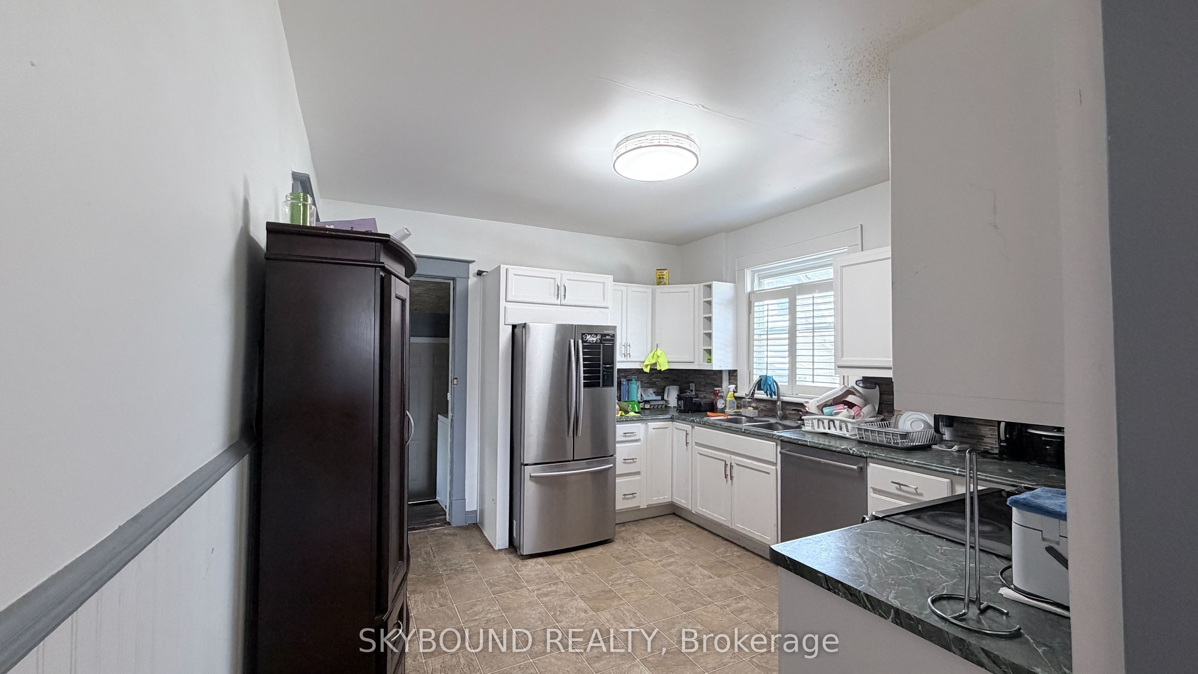 5113 St Lawrence Avenue Property Photo 15