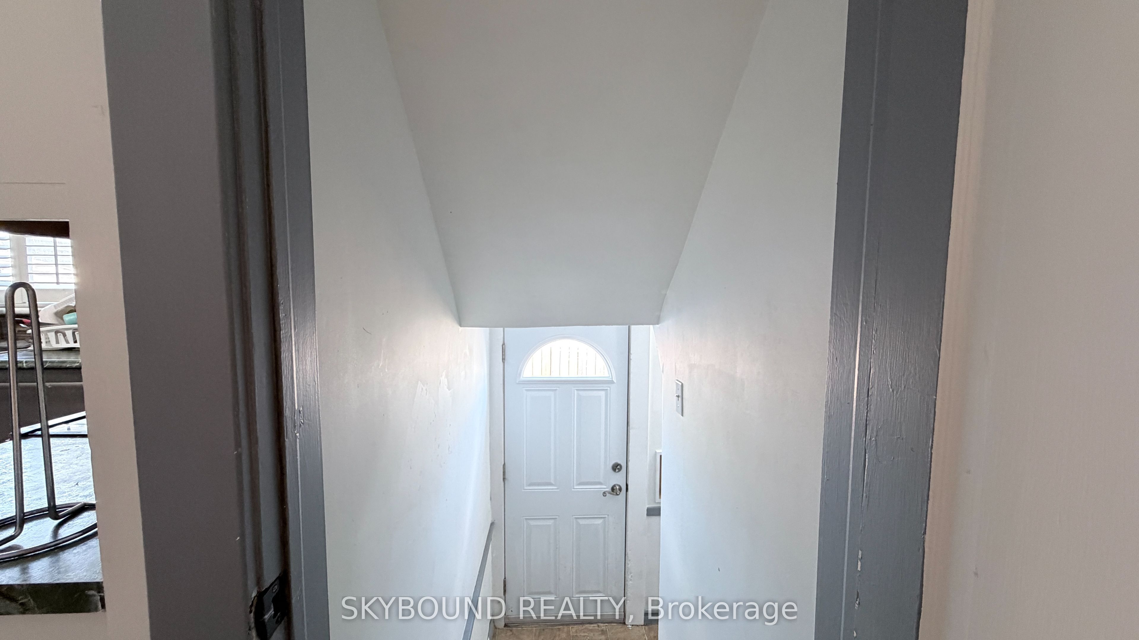 5113 St Lawrence Avenue Property Photo 16