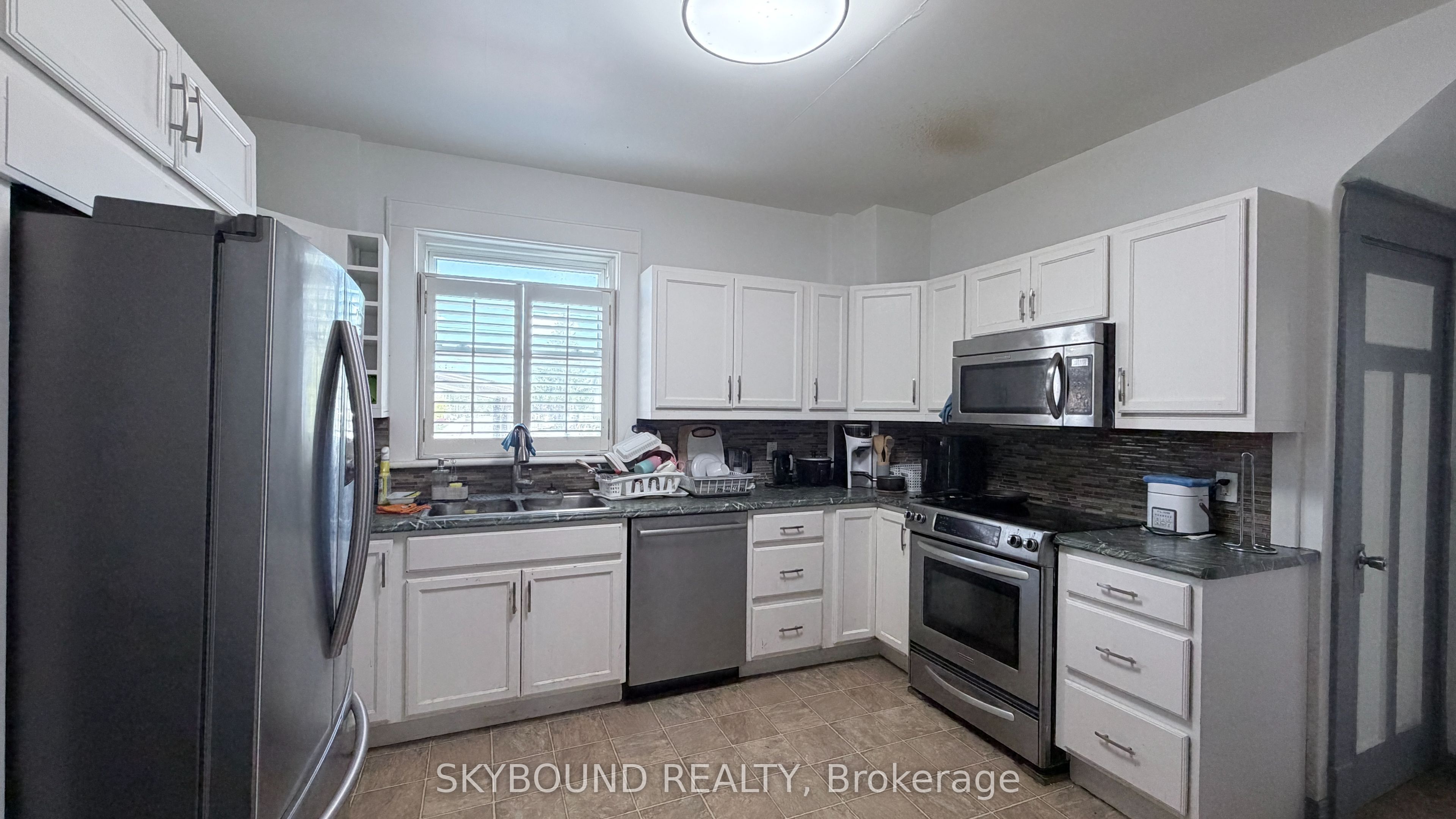 5113 St Lawrence Avenue Property Photo 17