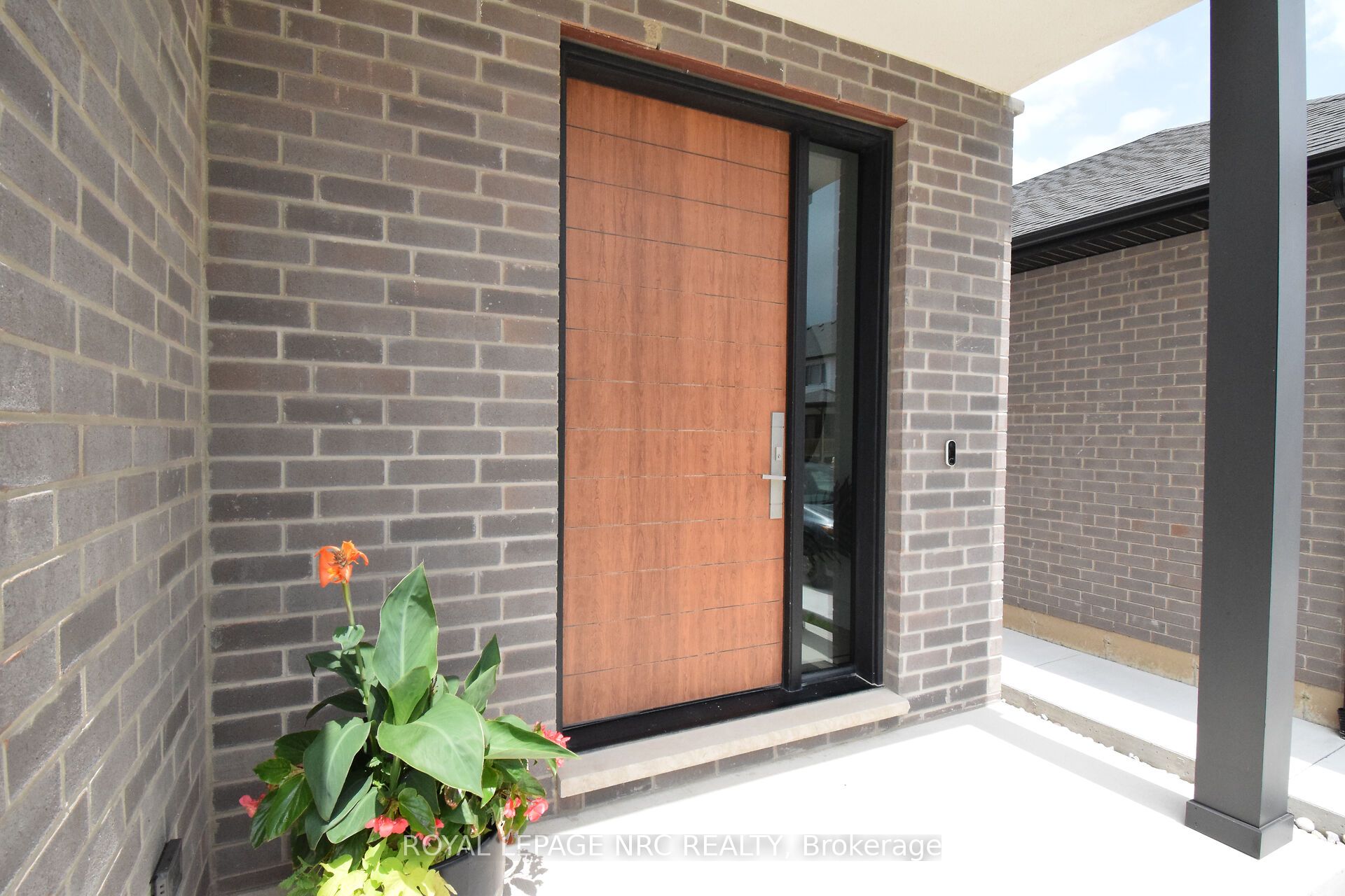 82 Ivy Crescent Property Photo 3