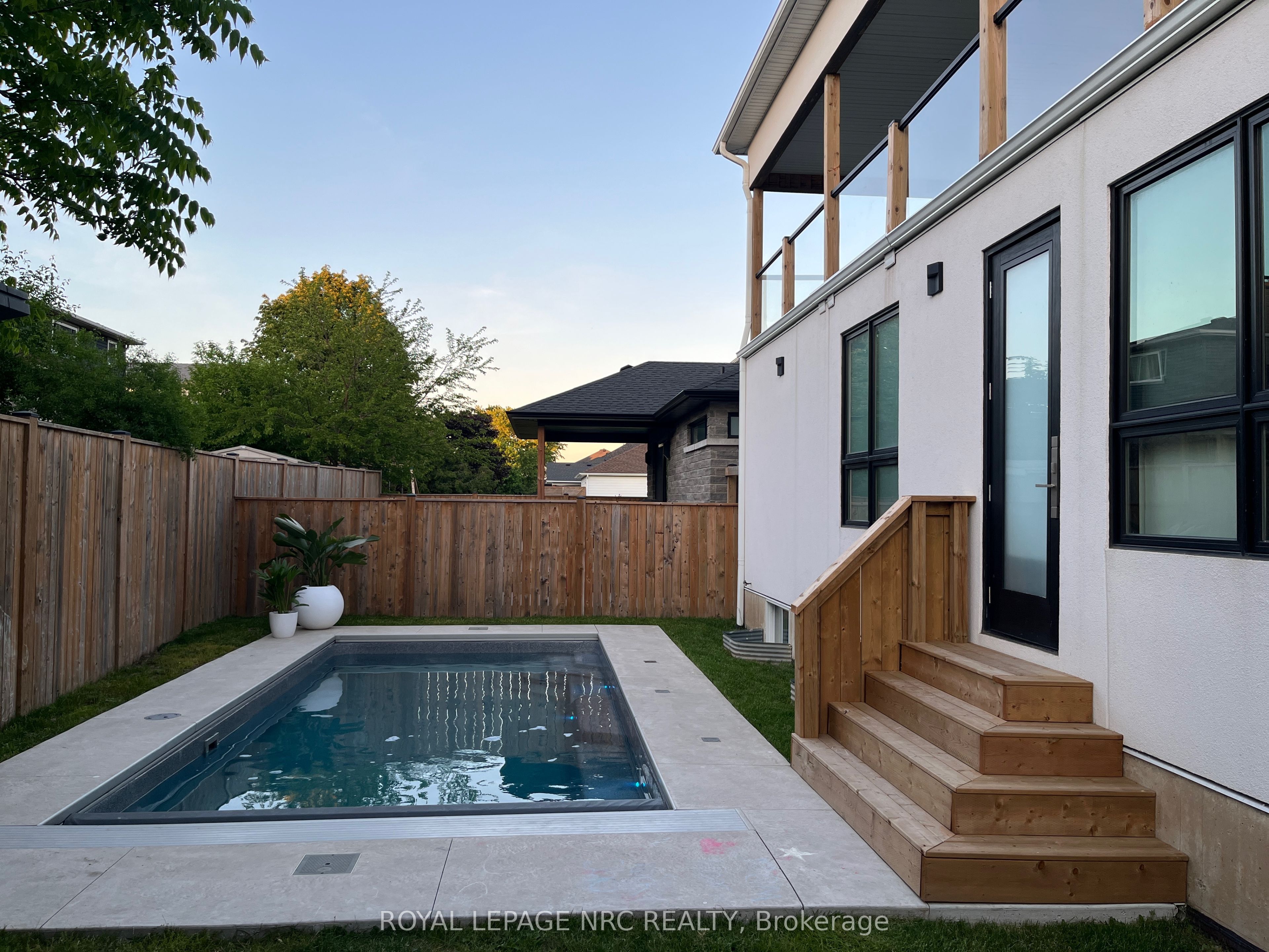 82 Ivy Crescent Property Photo 6