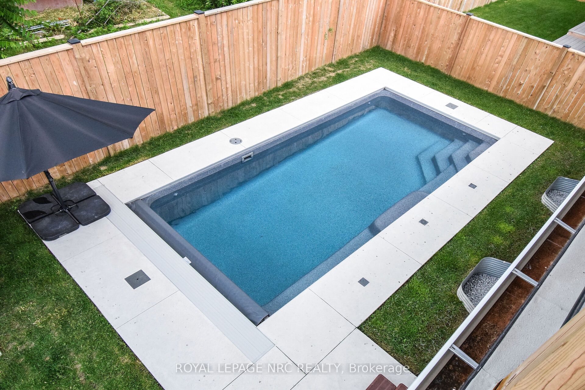 82 Ivy Crescent Property Photo 8