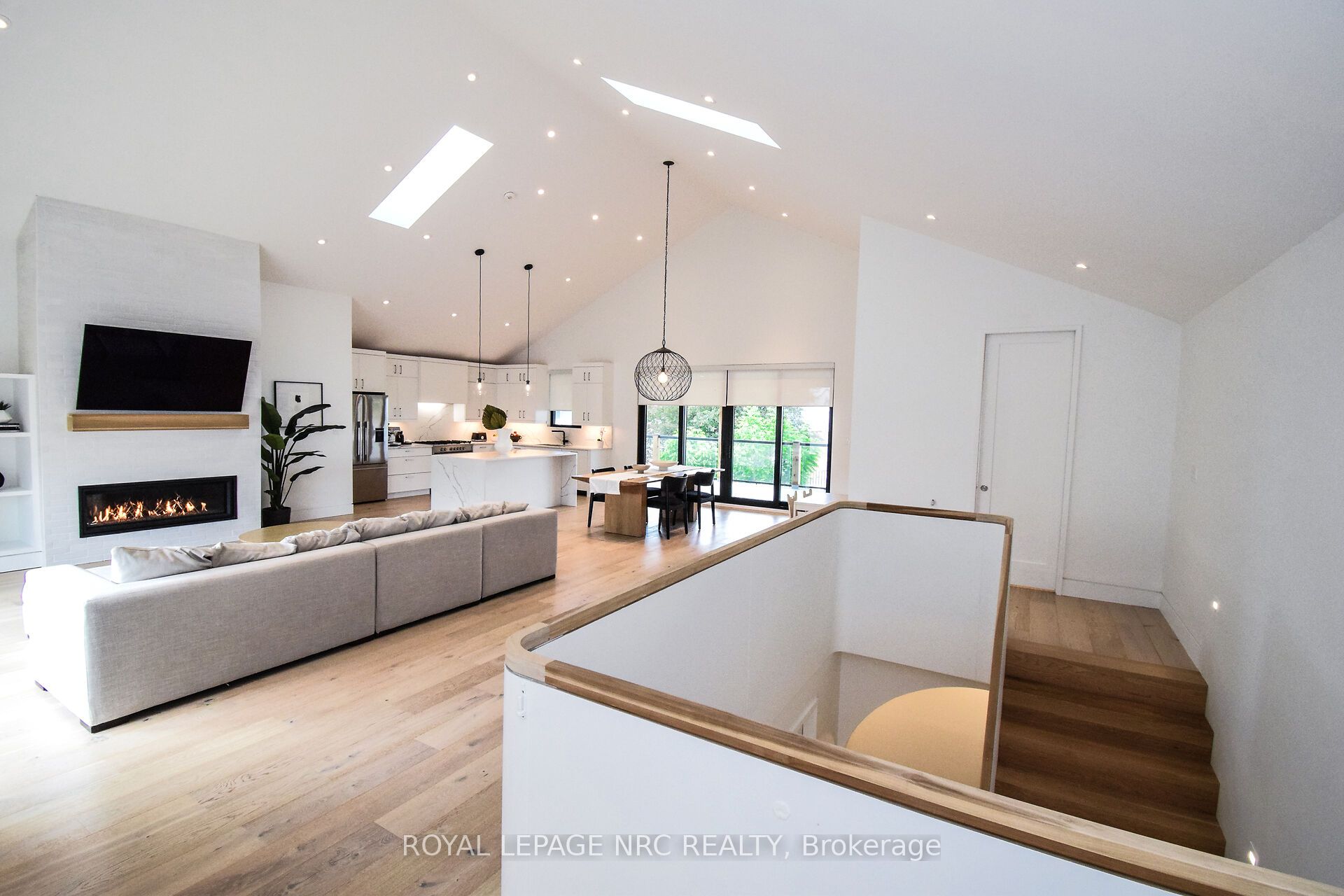 82 Ivy Crescent Property Photo 14