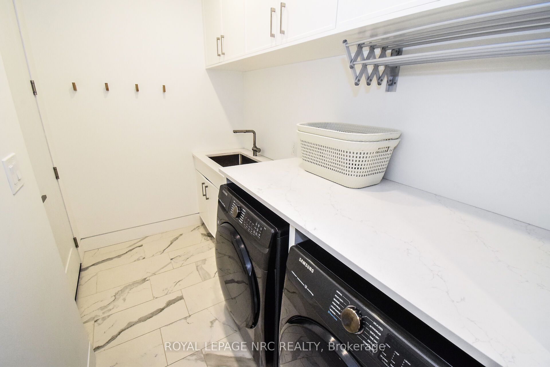 82 Ivy Crescent Property Photo 31