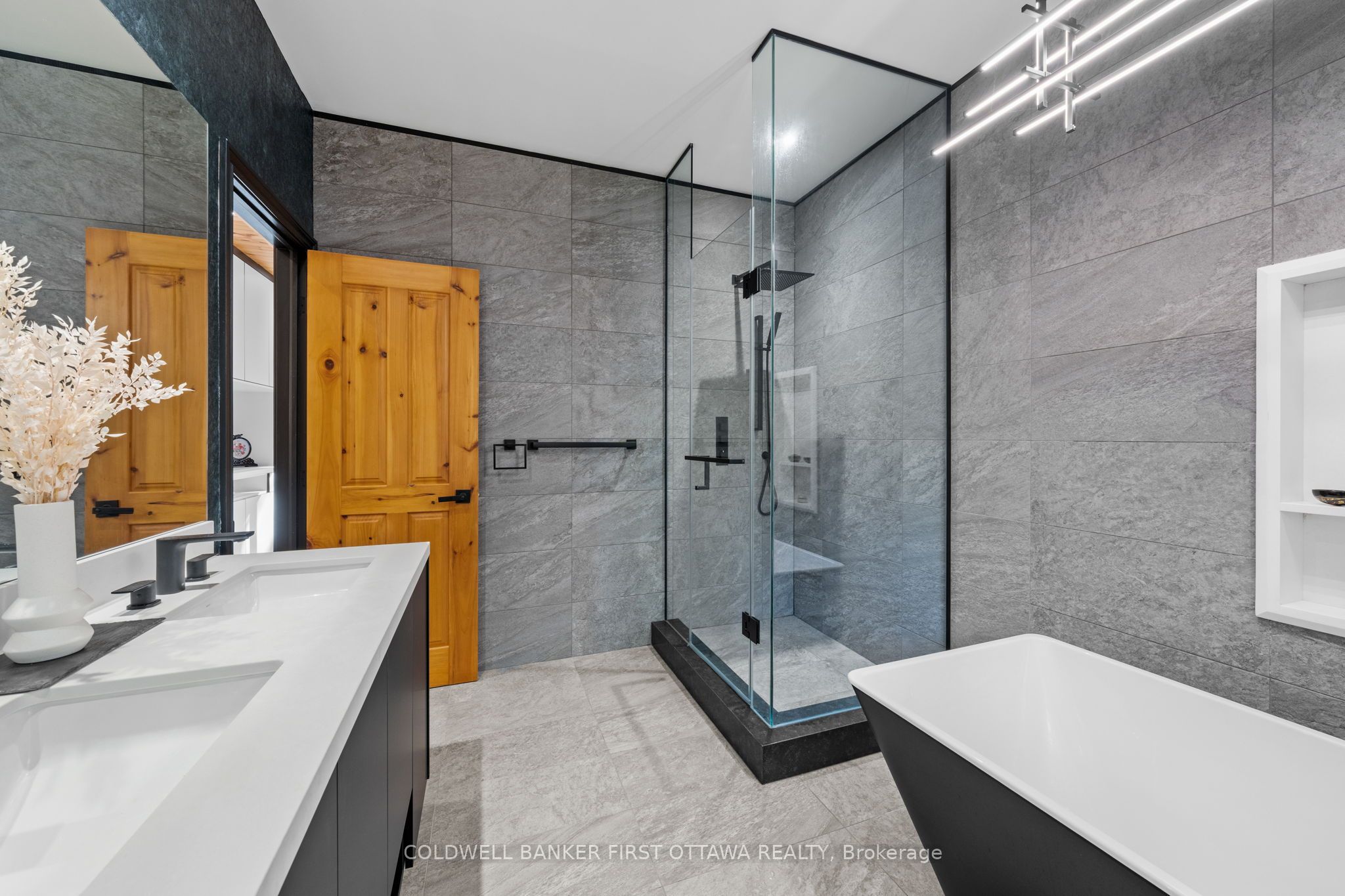 9 Lucas Lane Property Photo 20
