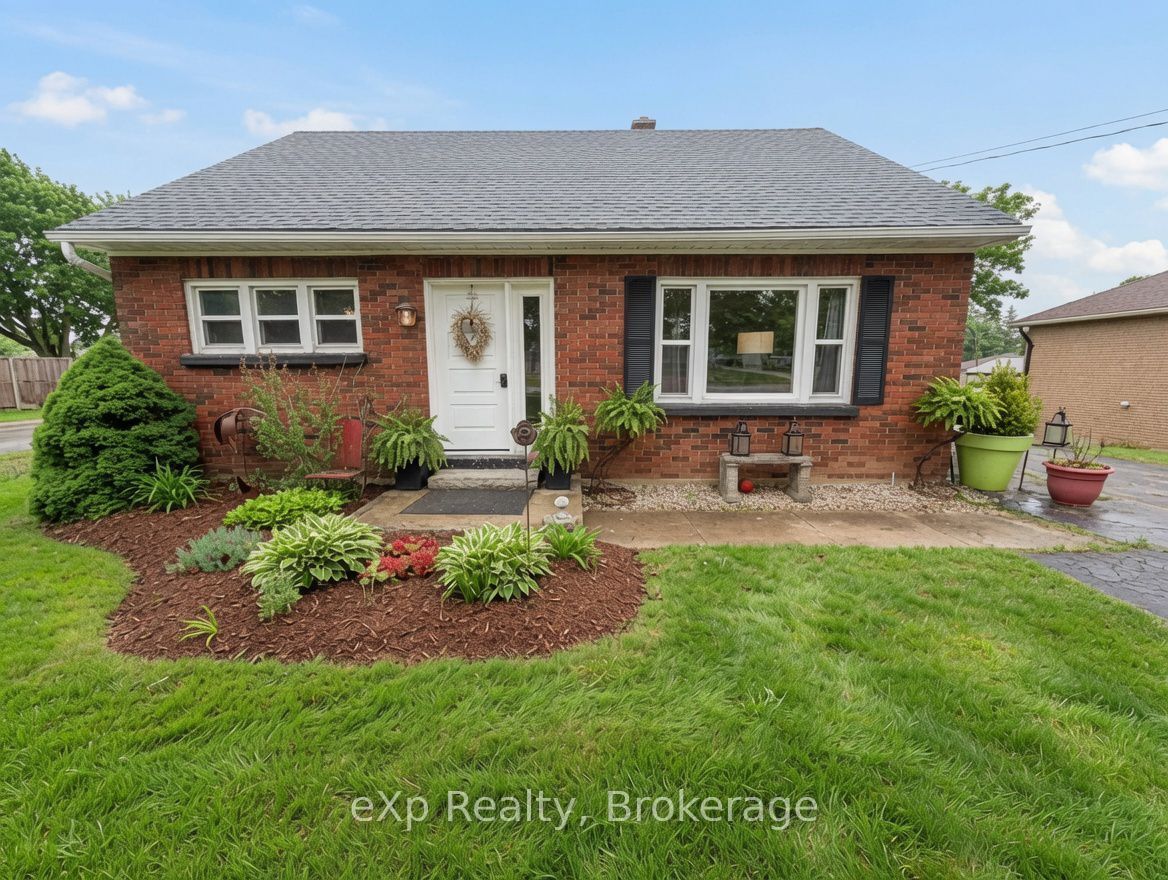 1043 9 Highway Property Photo 1