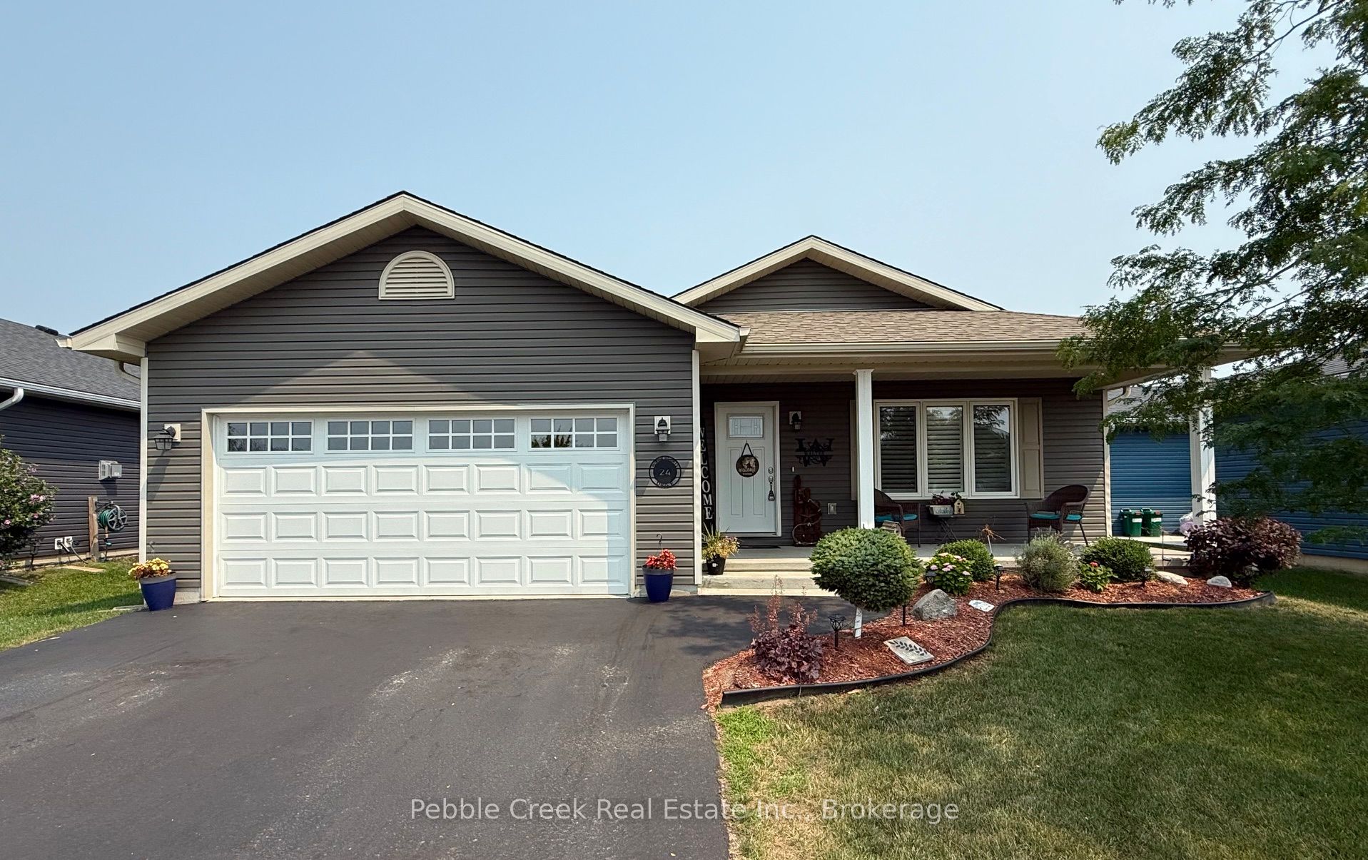 24 Huron Heights Drive Property Photo 1