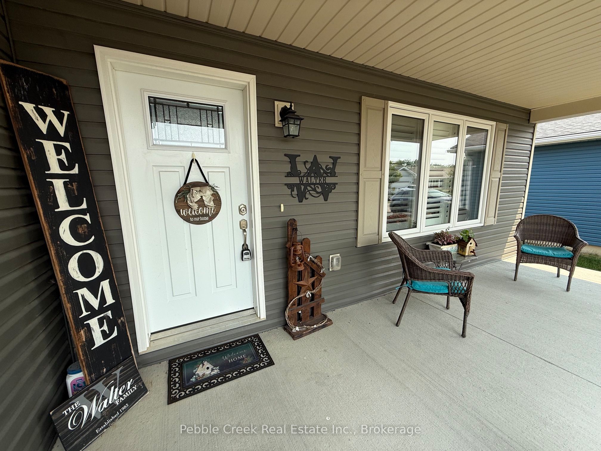 24 Huron Heights Drive Property Photo 3