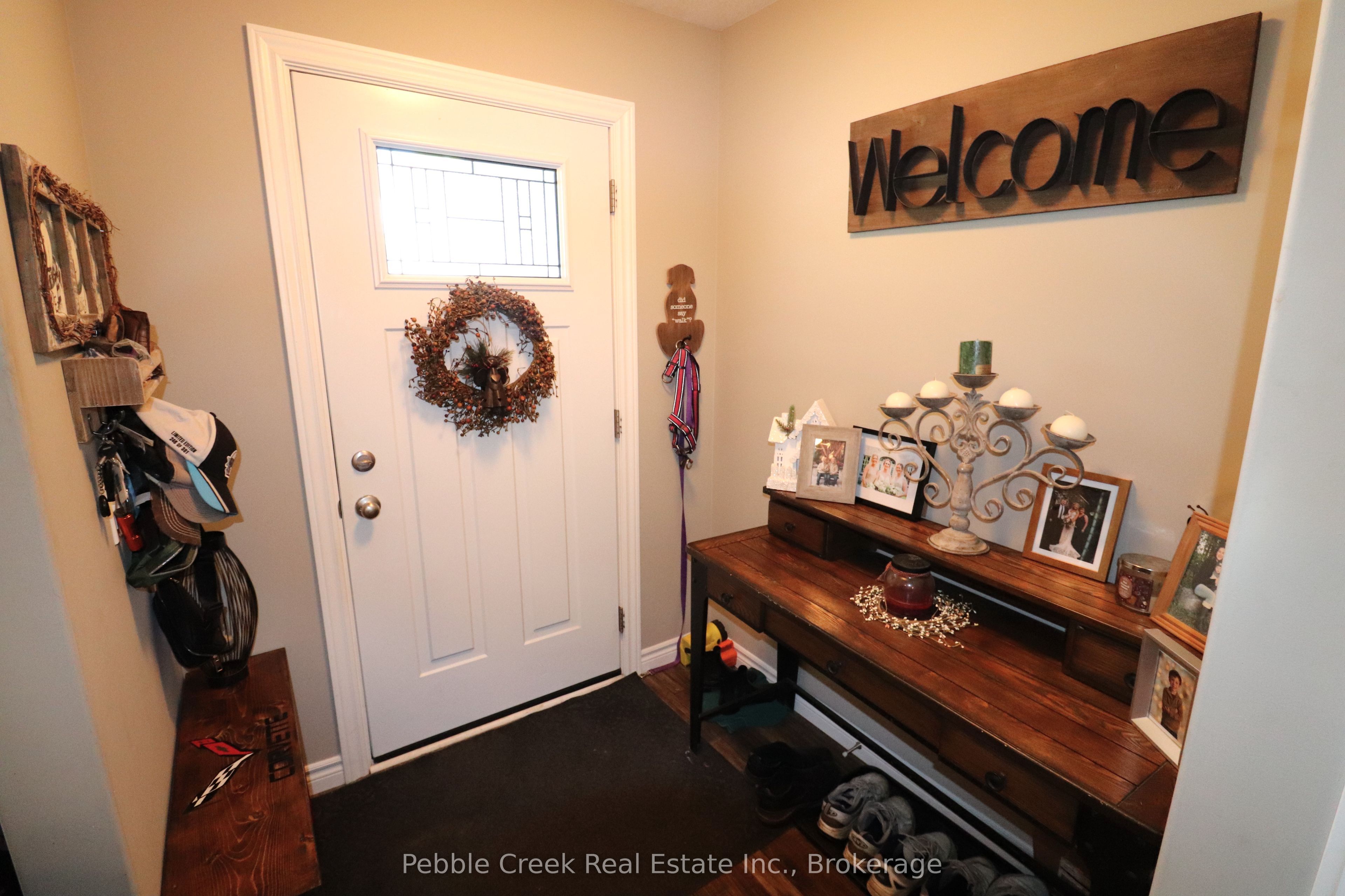 24 Huron Heights Drive Property Photo 4