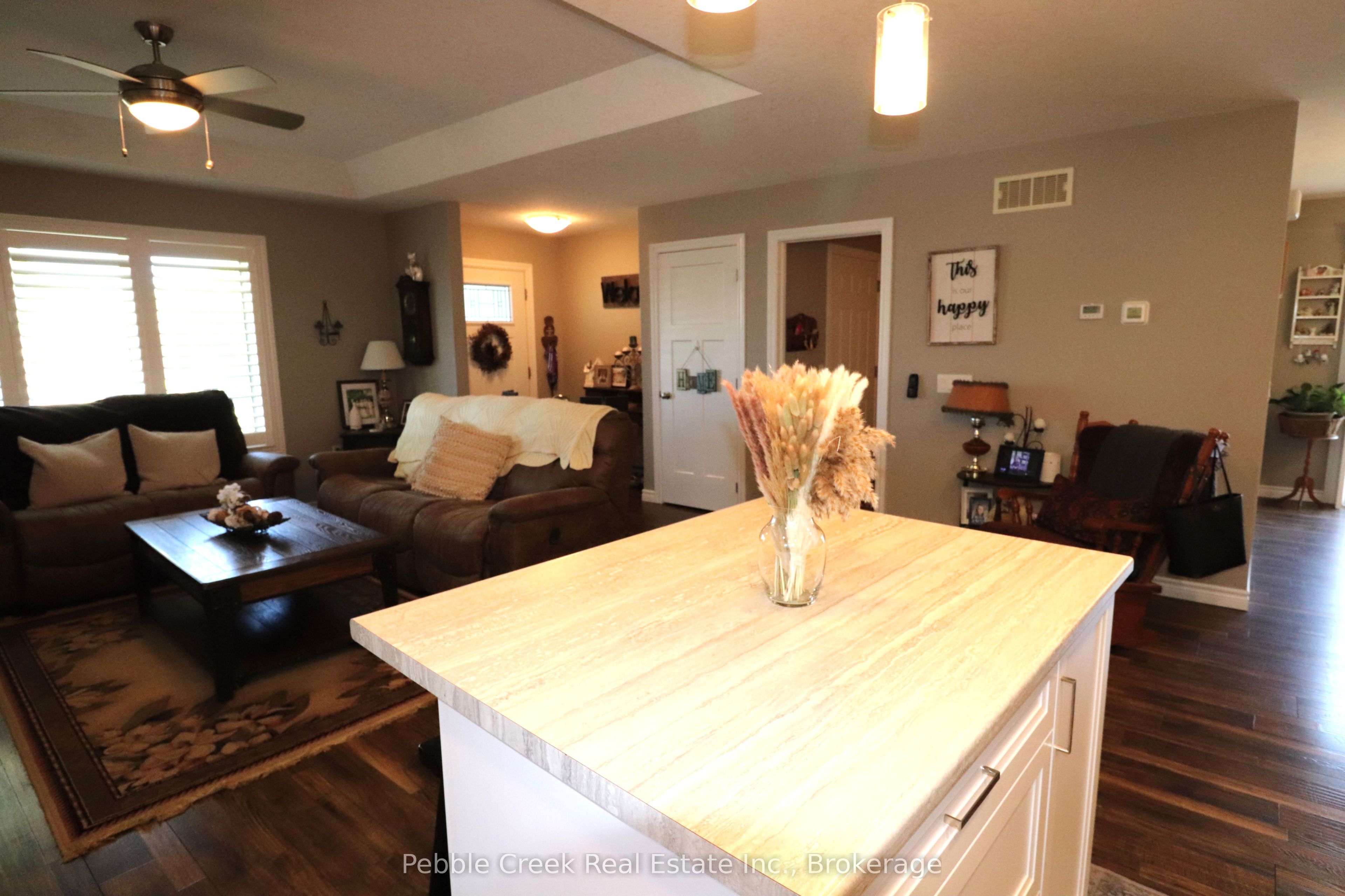 24 Huron Heights Drive Property Photo 9