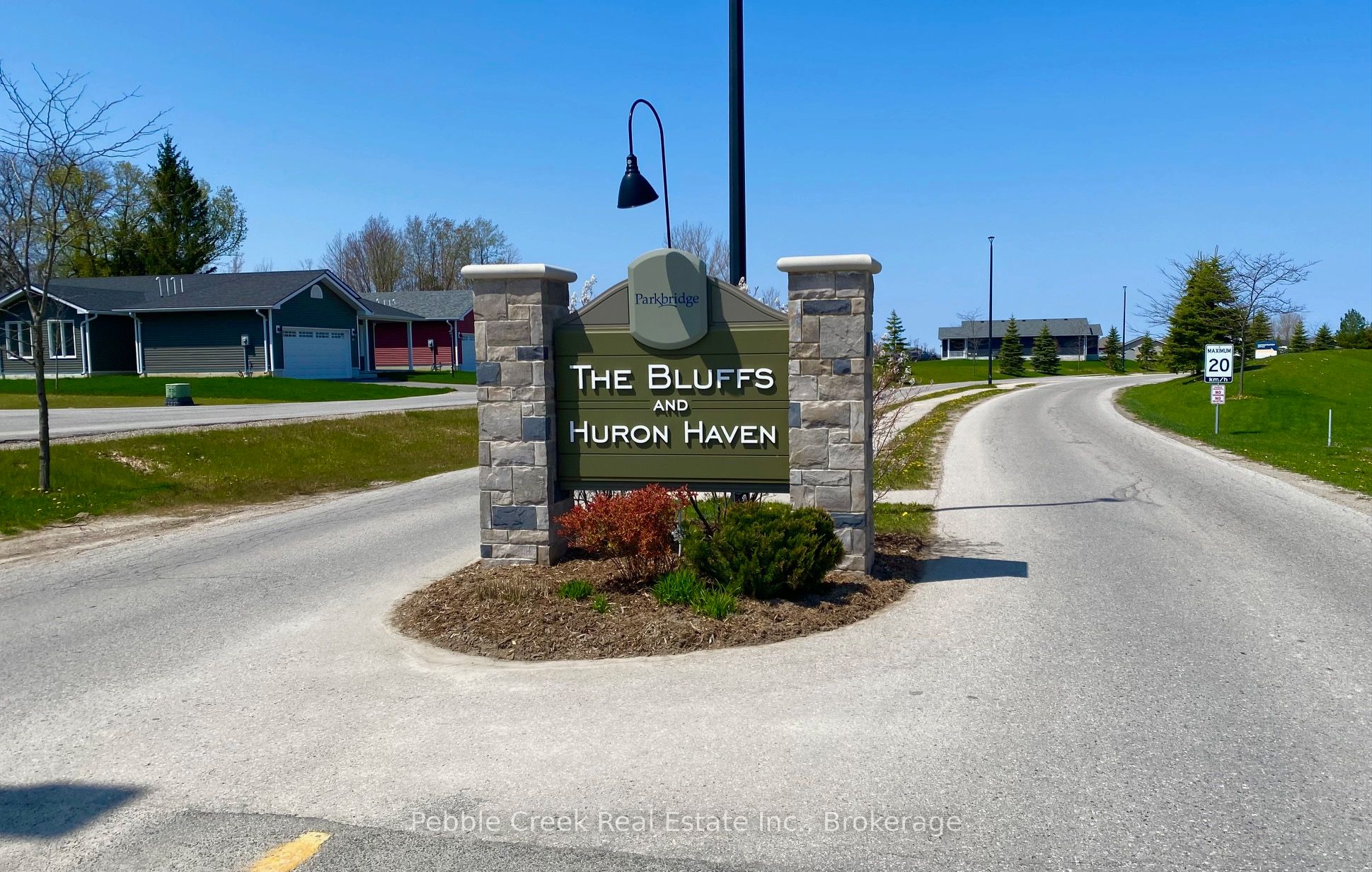24 Huron Heights Drive Property Photo 33