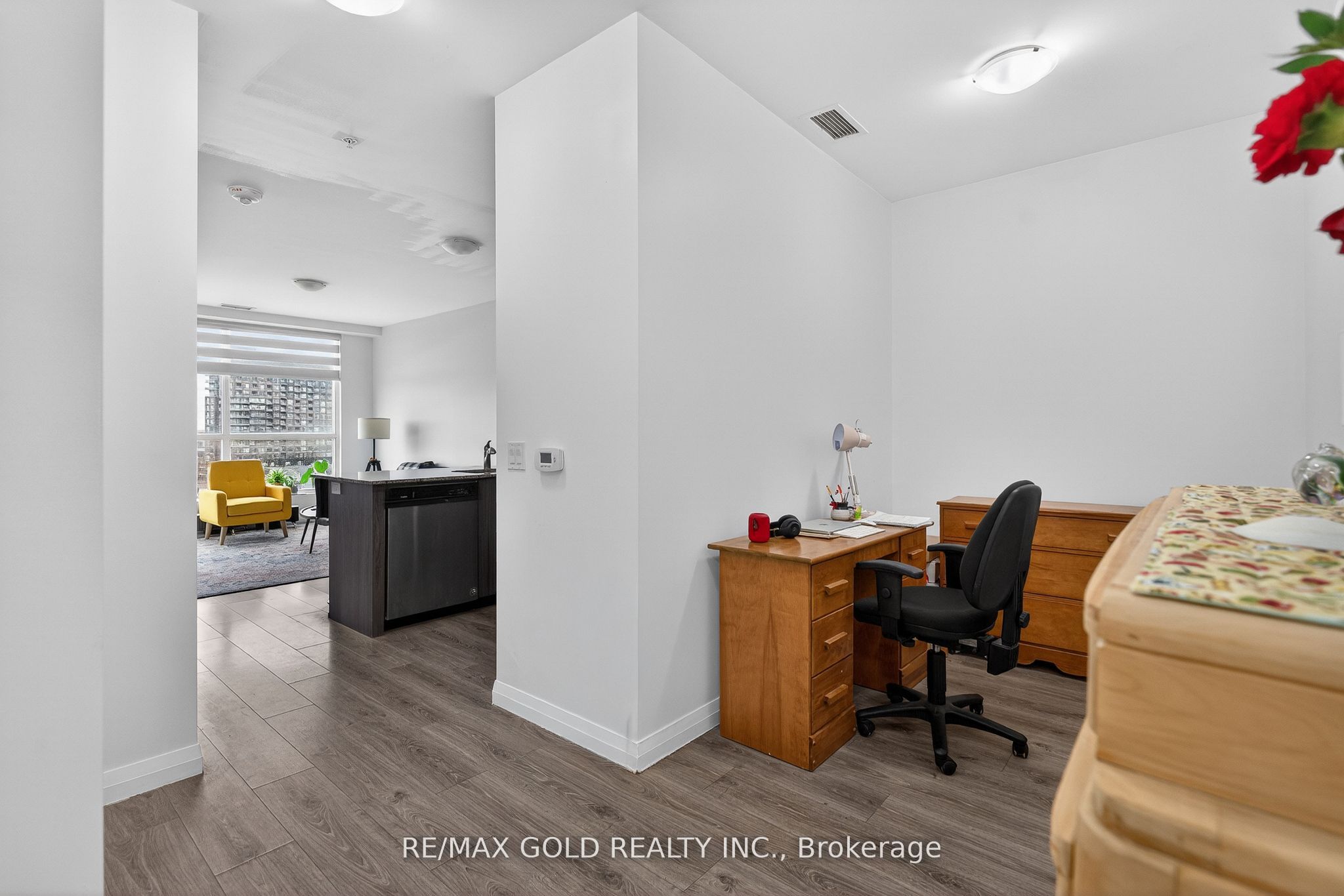 104 Garment Street 1010 Property Photo 18