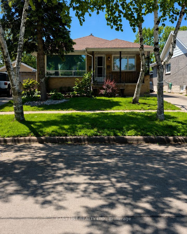 2371 Alexis Road Property Photo 1