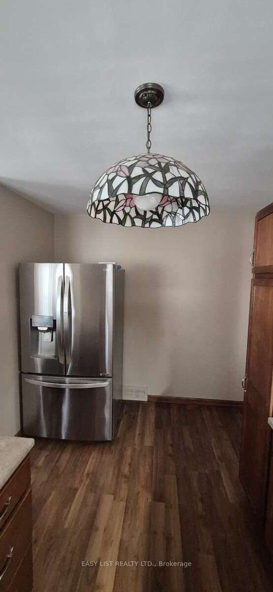 2371 Alexis Road Property Photo 6