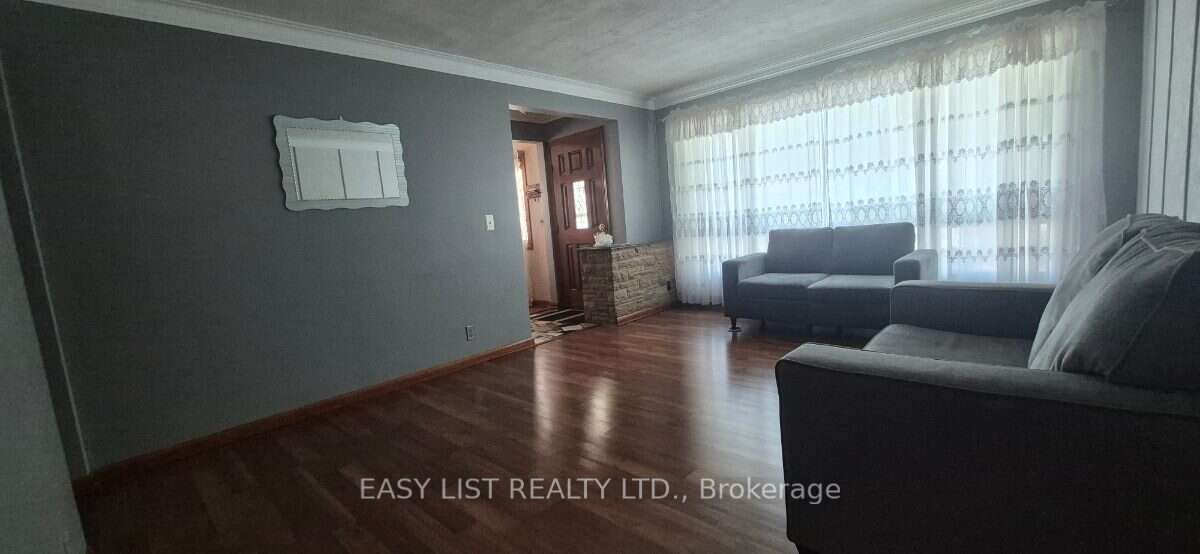 2371 Alexis Road Property Photo 12