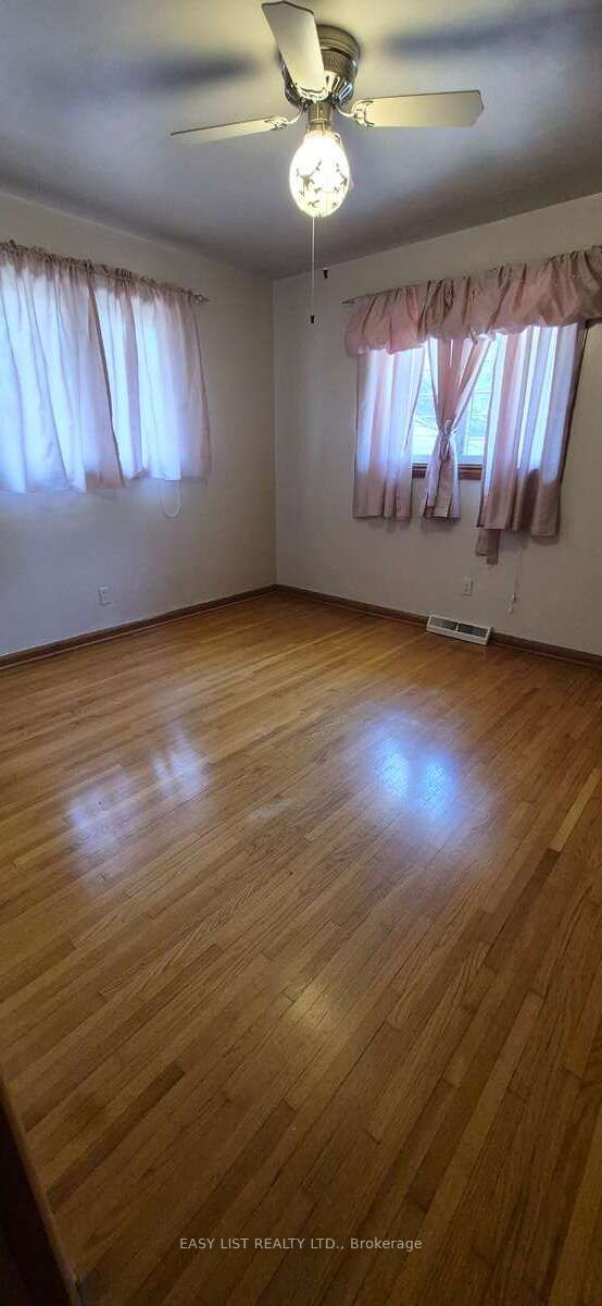 2371 Alexis Road Property Photo 16