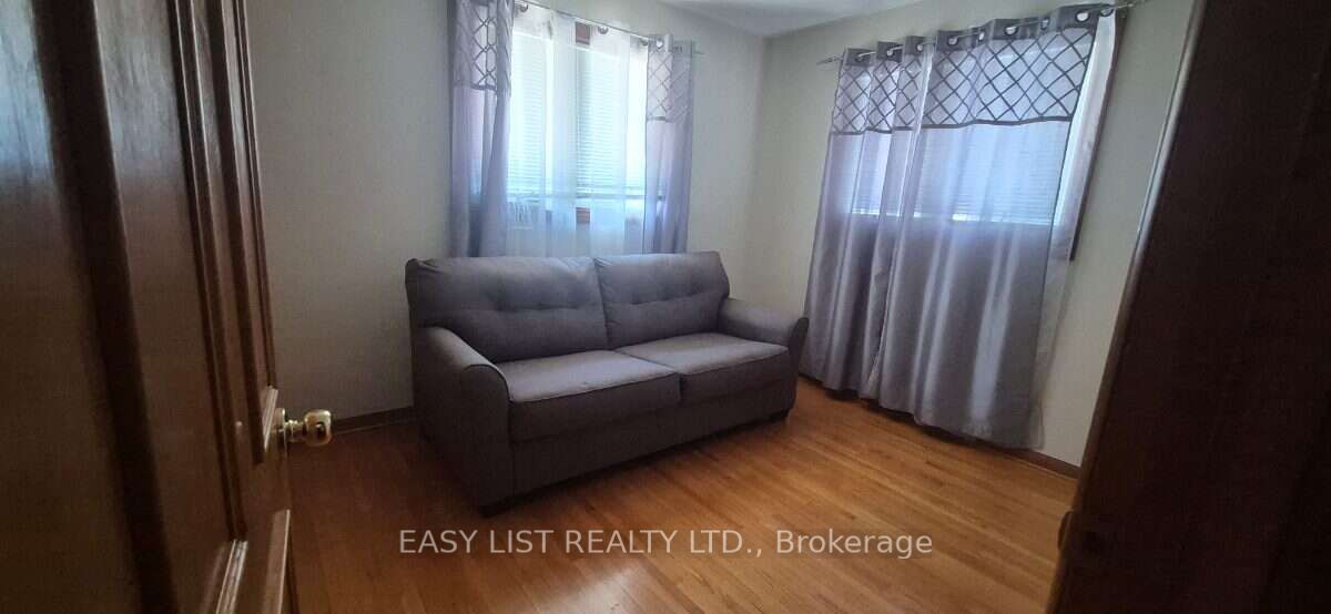 2371 Alexis Road Property Photo 18