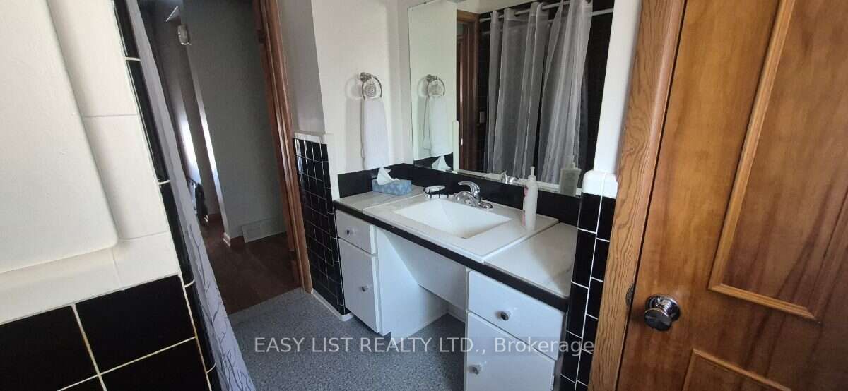 2371 Alexis Road Property Photo 23