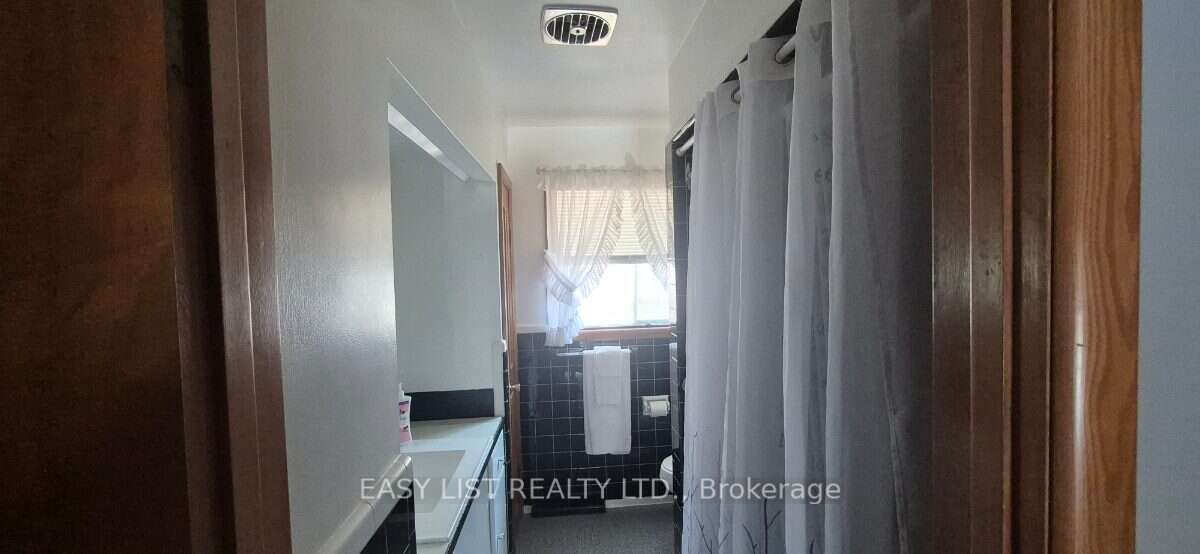 2371 Alexis Road Property Photo 24
